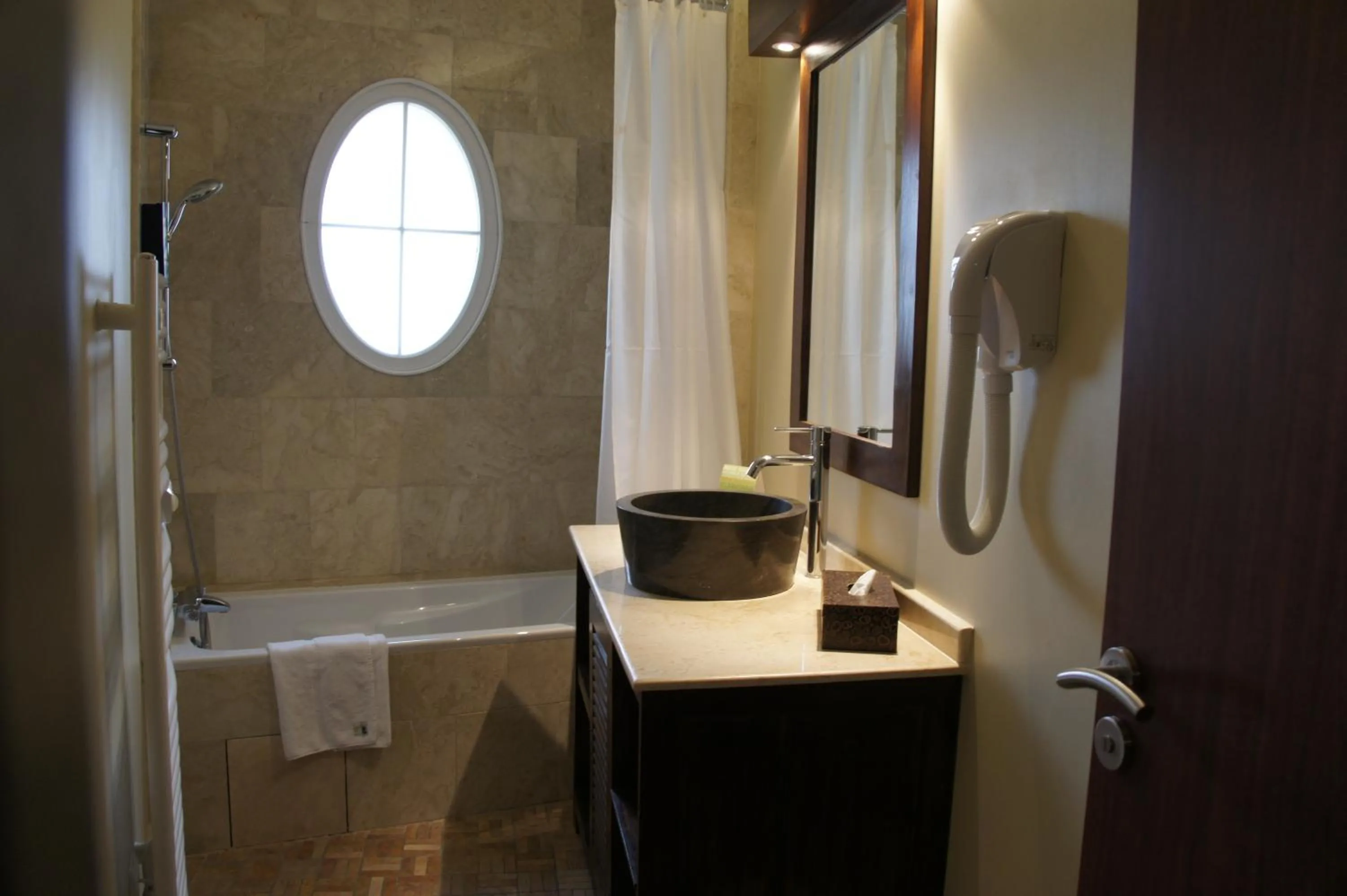 Bathroom in Les Jardins de Beauval