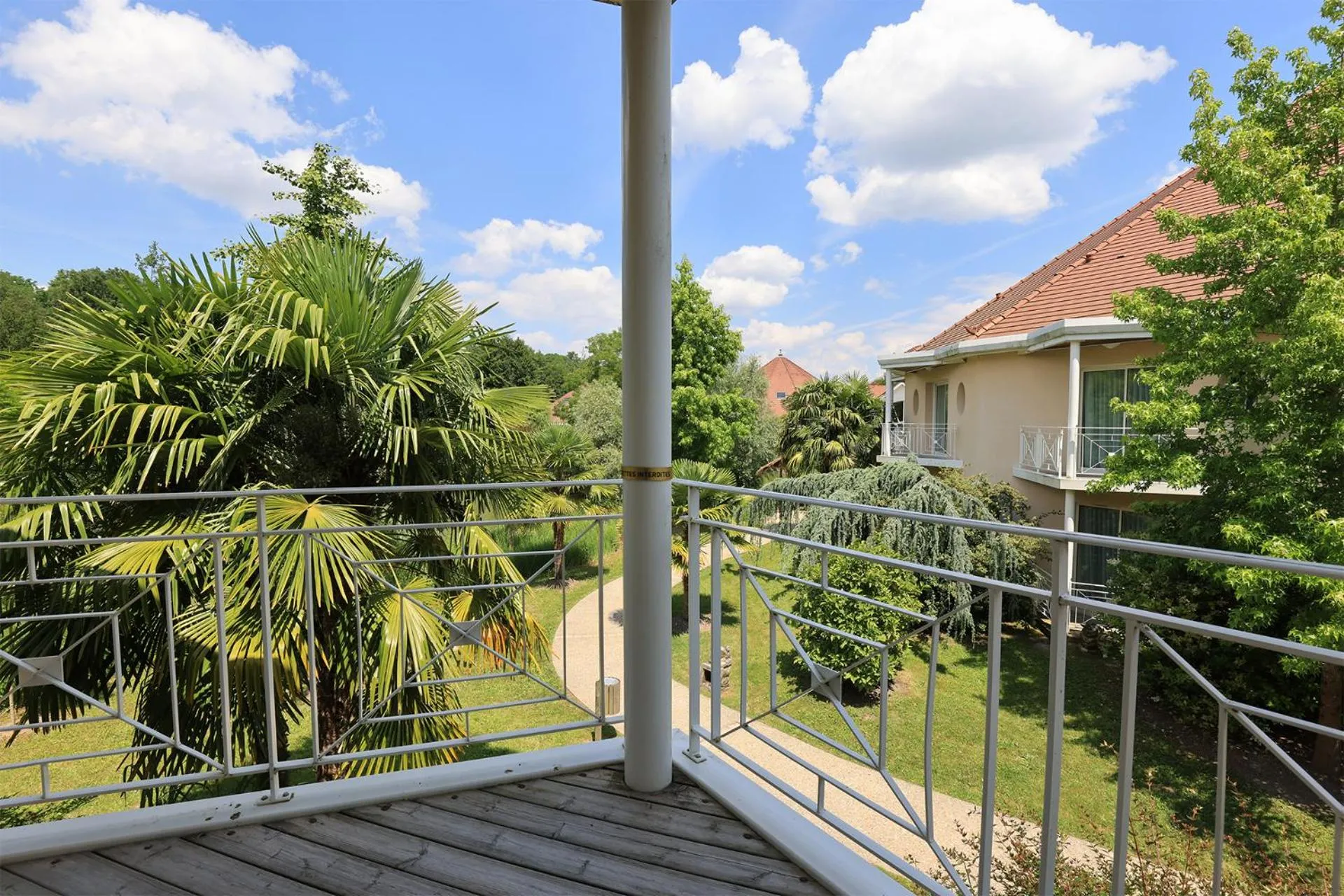 Property building in Les Jardins de Beauval