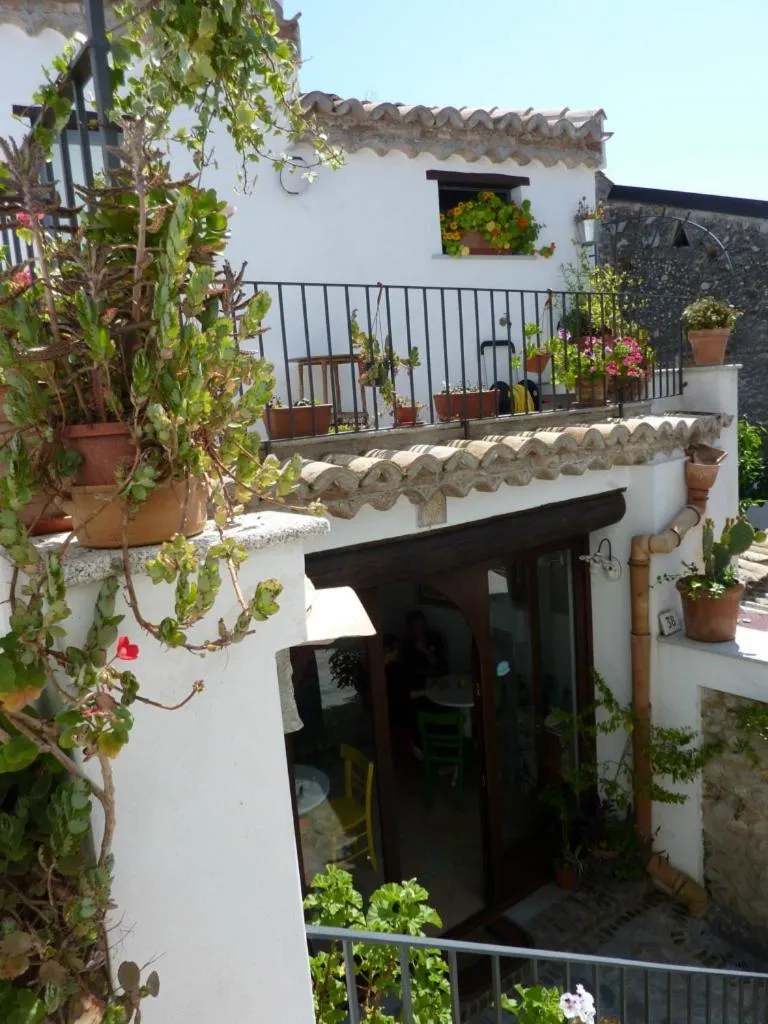 Property building in B&B Amphisya