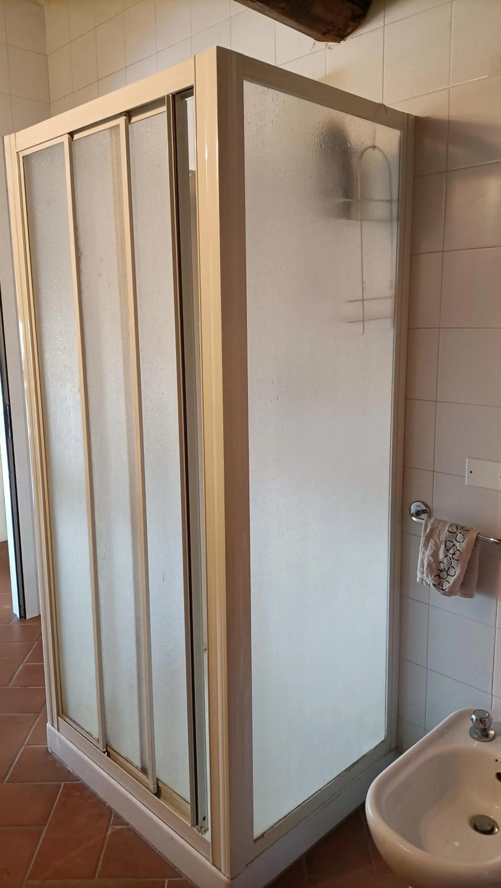 Shower in B&B IL Loto BIKE FRIENDLY