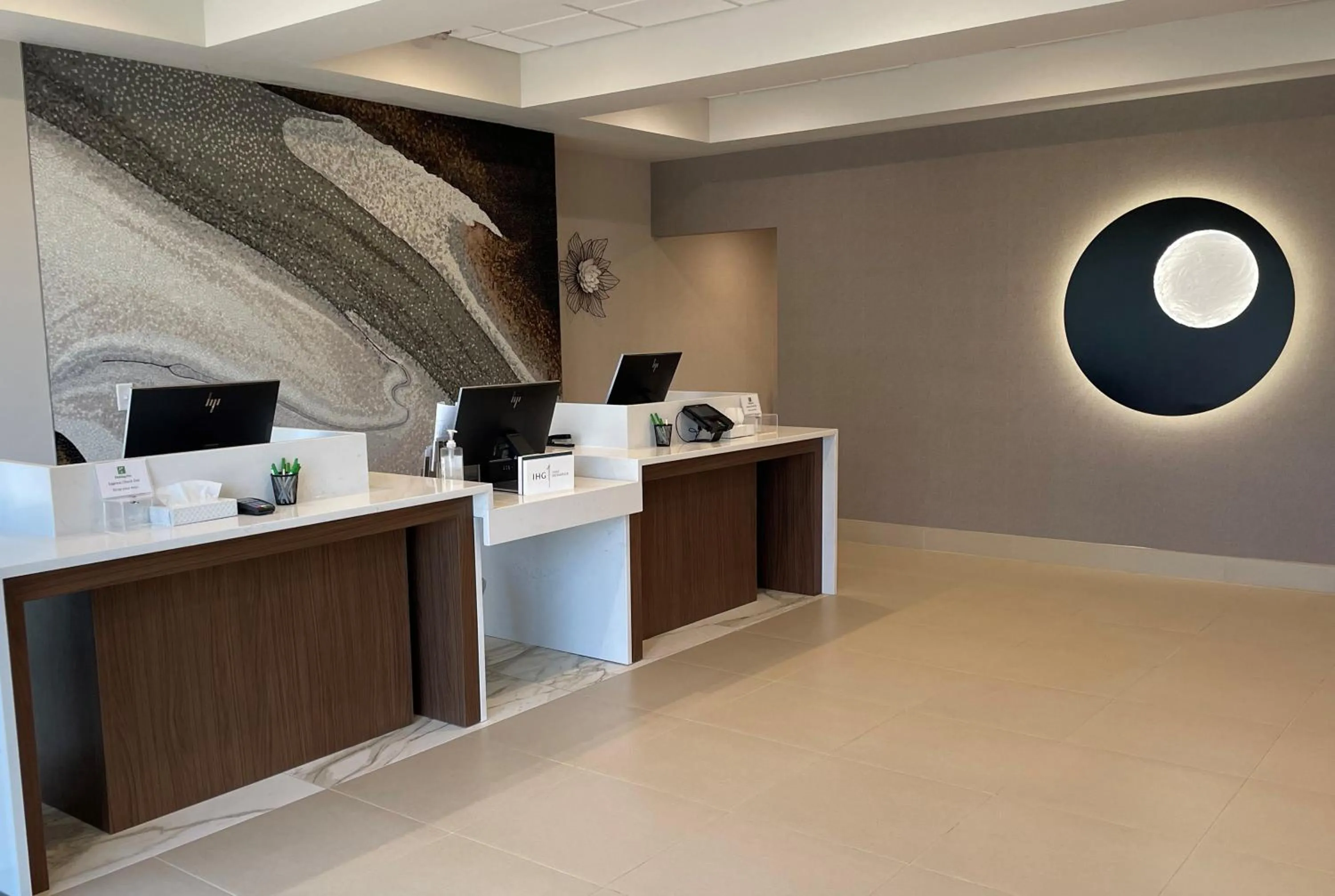 Lobby or reception in Holiday Inn Hotel & Suites Chicago - Downtown by IHG