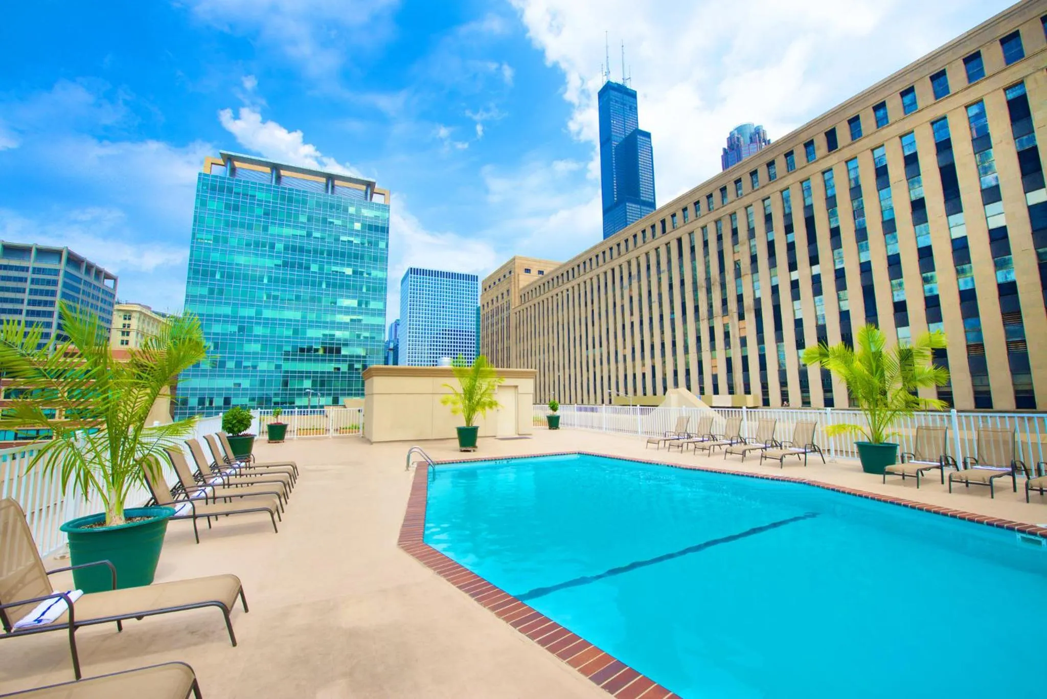 Swimming pool in Holiday Inn Hotel & Suites Chicago - Downtown by IHG