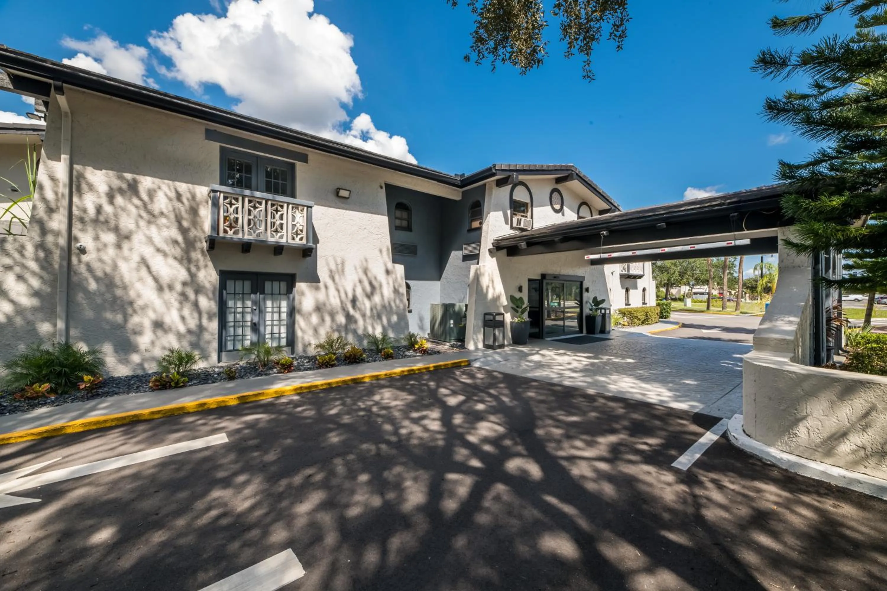 Property building in Quality Inn & Suites Altamonte Springs Orlando-North