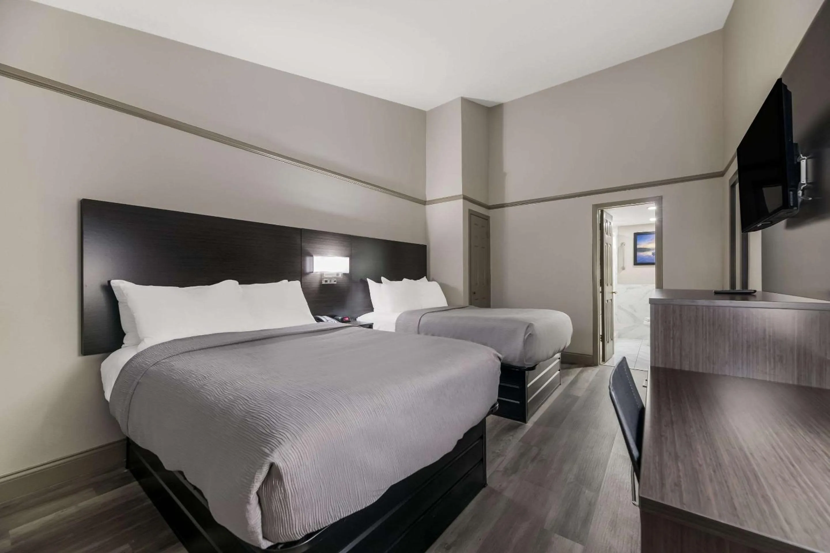 Bedroom, Bed in Quality Inn & Suites Altamonte Springs Orlando-North