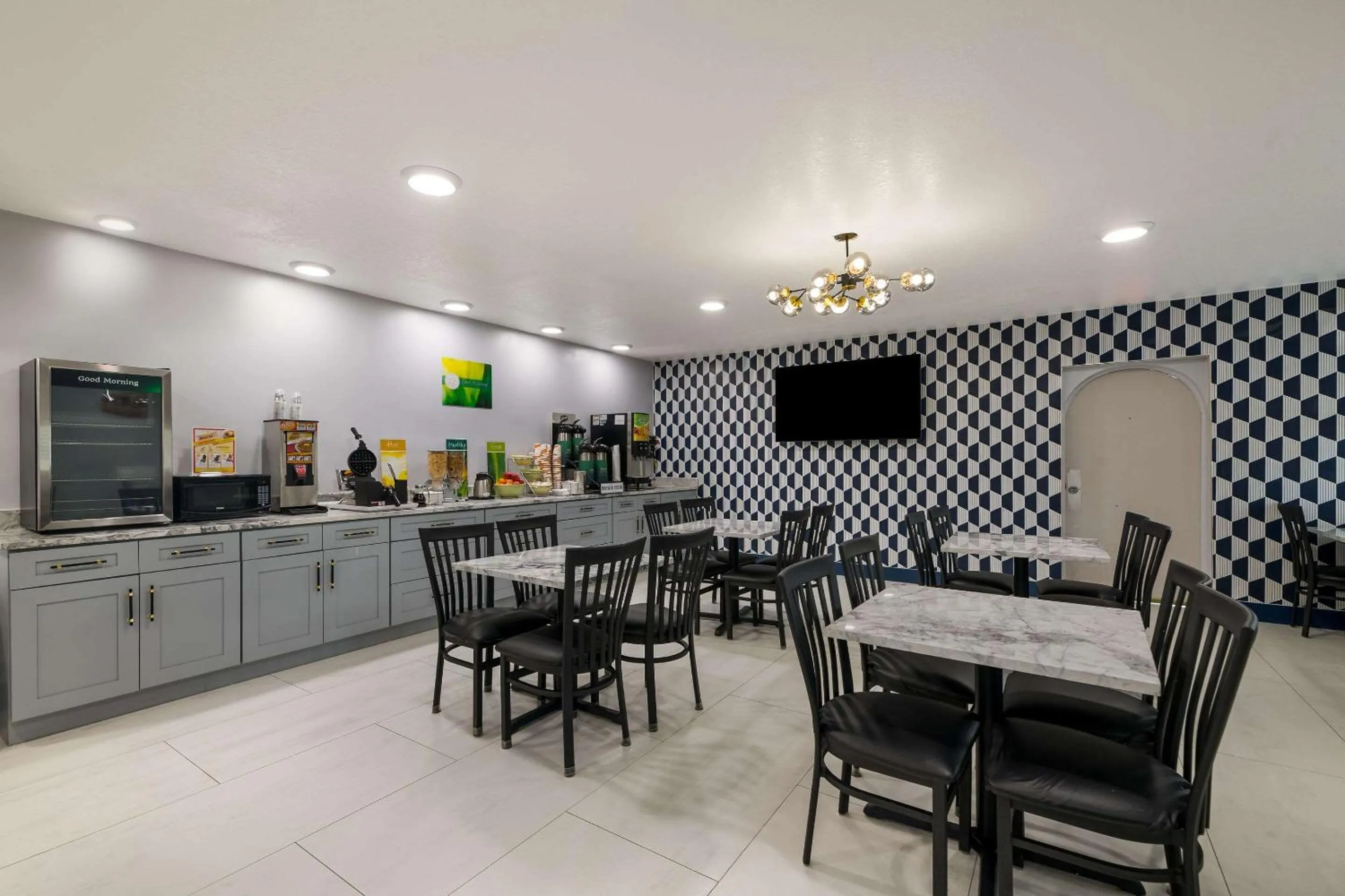 Breakfast in Quality Inn & Suites Altamonte Springs Orlando-North