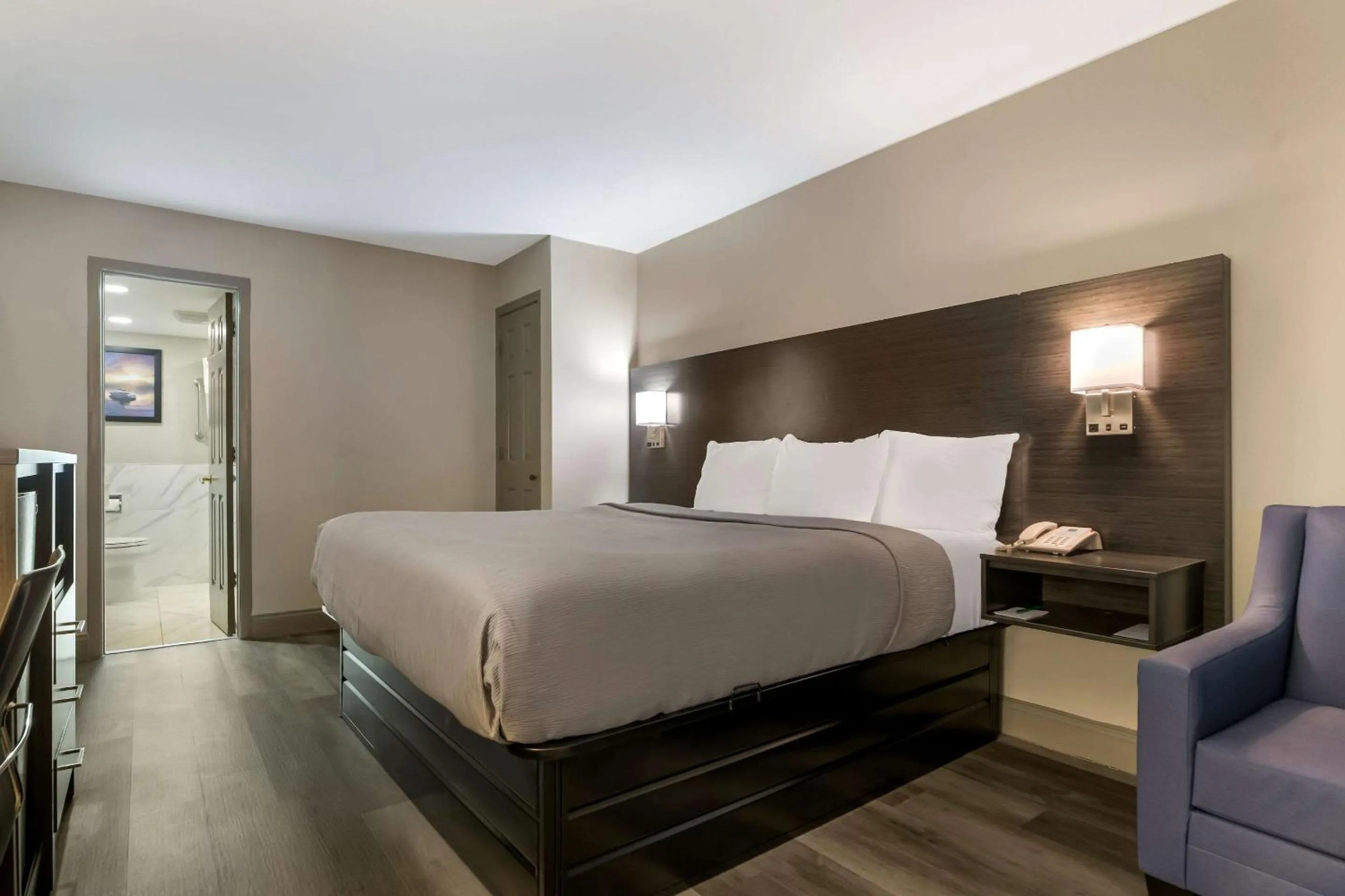 Bedroom, Bed in Quality Inn & Suites Altamonte Springs Orlando-North