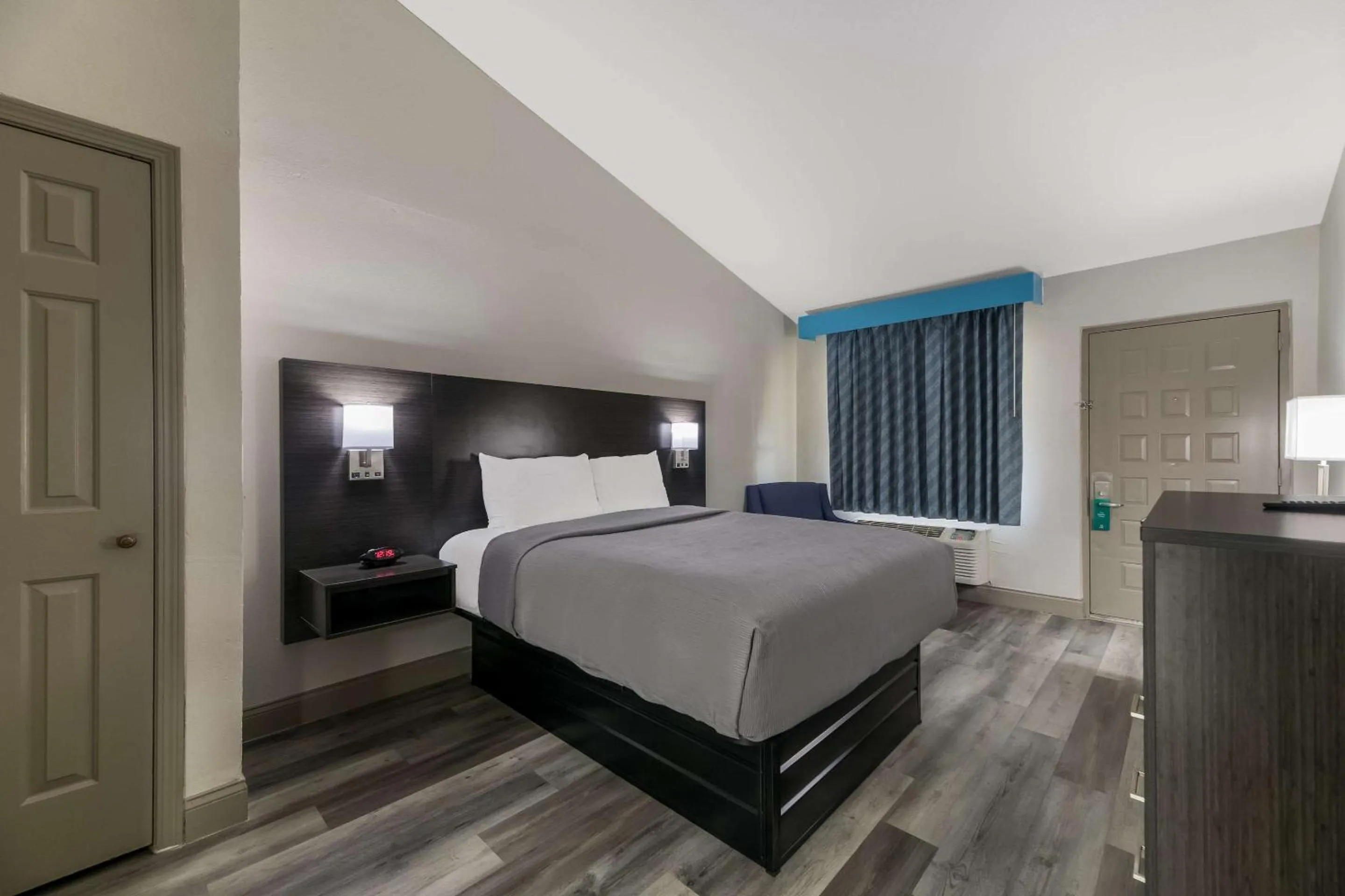 Bedroom, Bed in Quality Inn & Suites Altamonte Springs Orlando-North