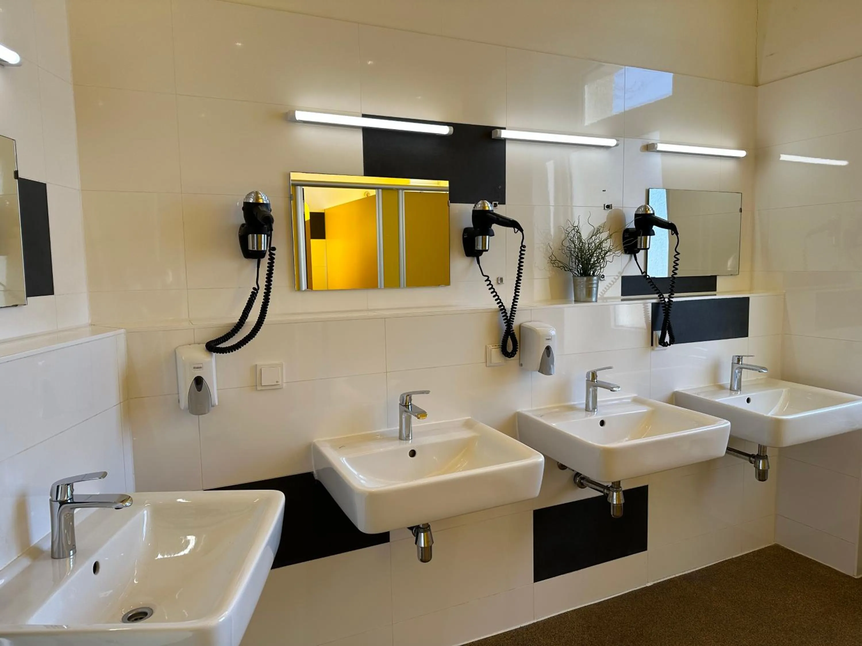 Bathroom in Grand Hostel Berlin Classic