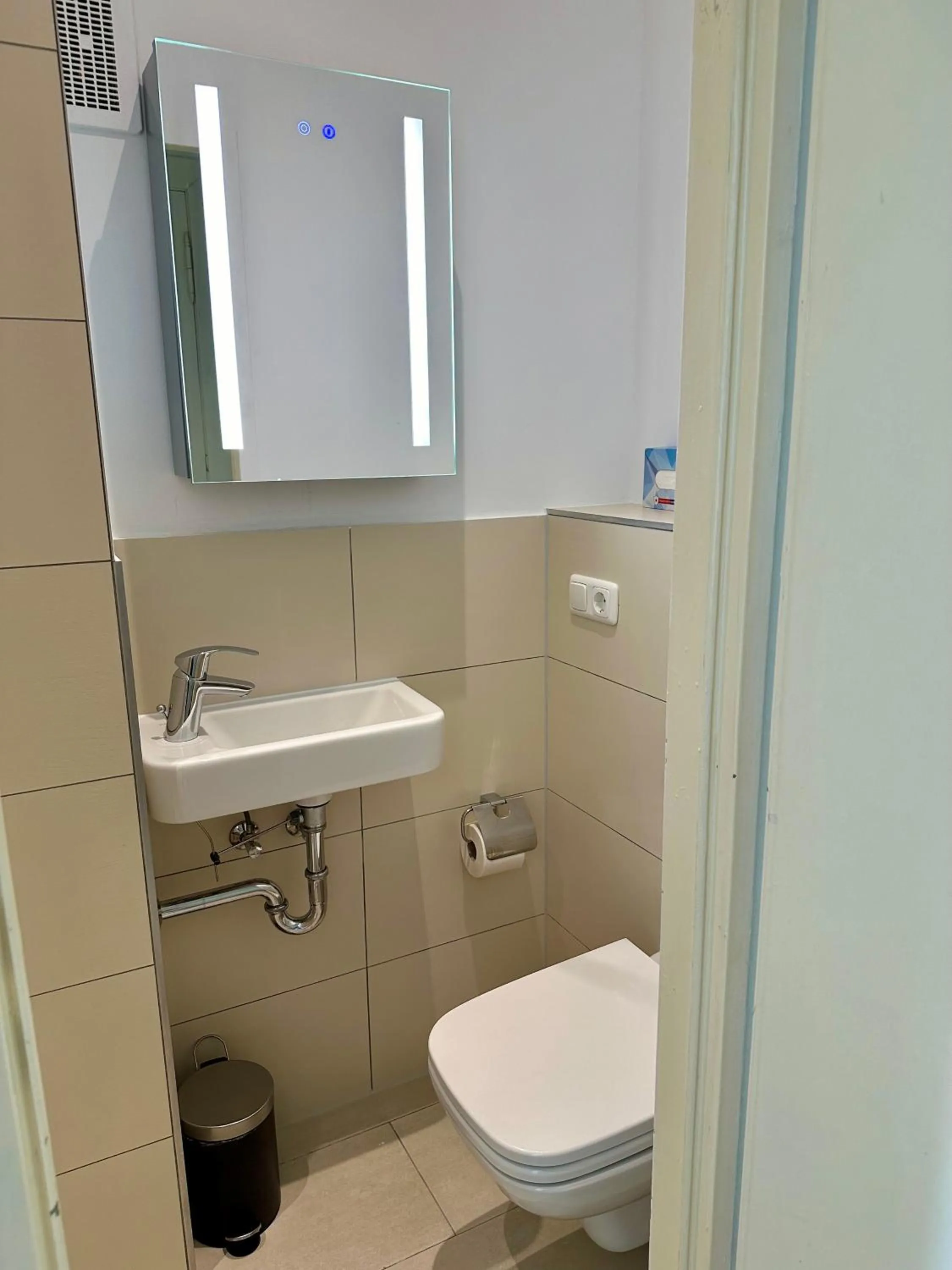 Bathroom in Grand Hostel Berlin Classic