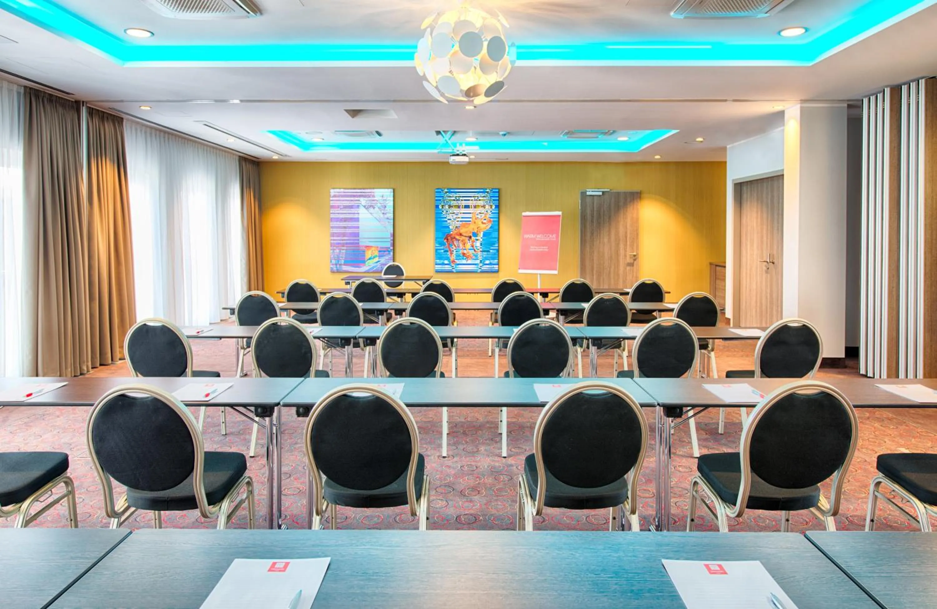 Meeting/conference room in Leonardo Hotel Munich City South