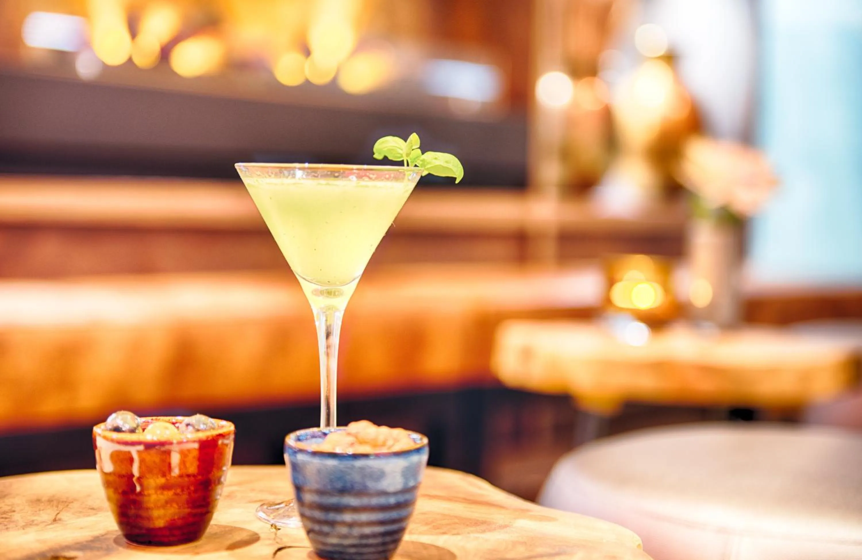 Lounge or bar in Leonardo Hotel Munich City South