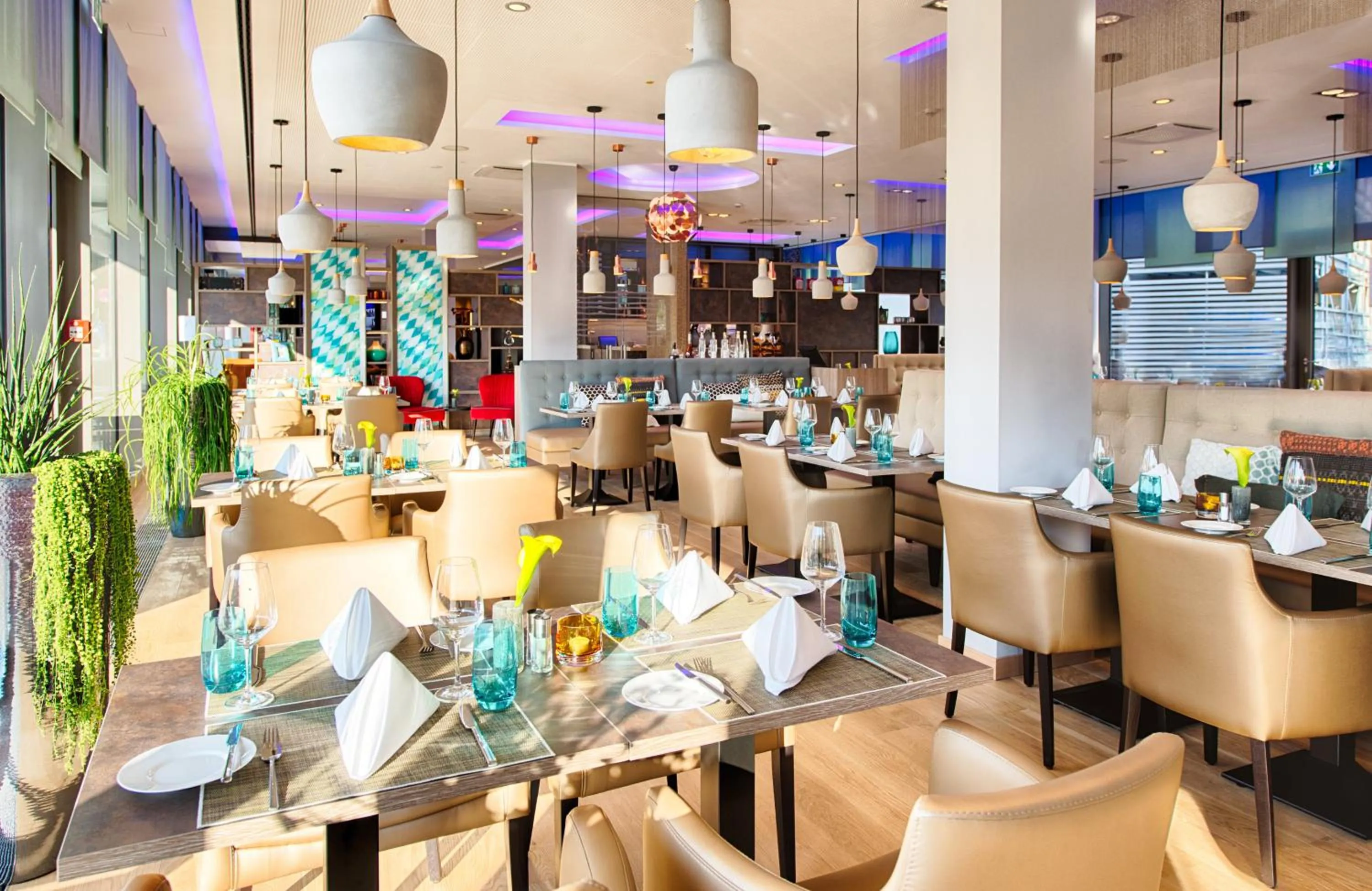 Restaurant/places to eat in Leonardo Hotel Munich City South