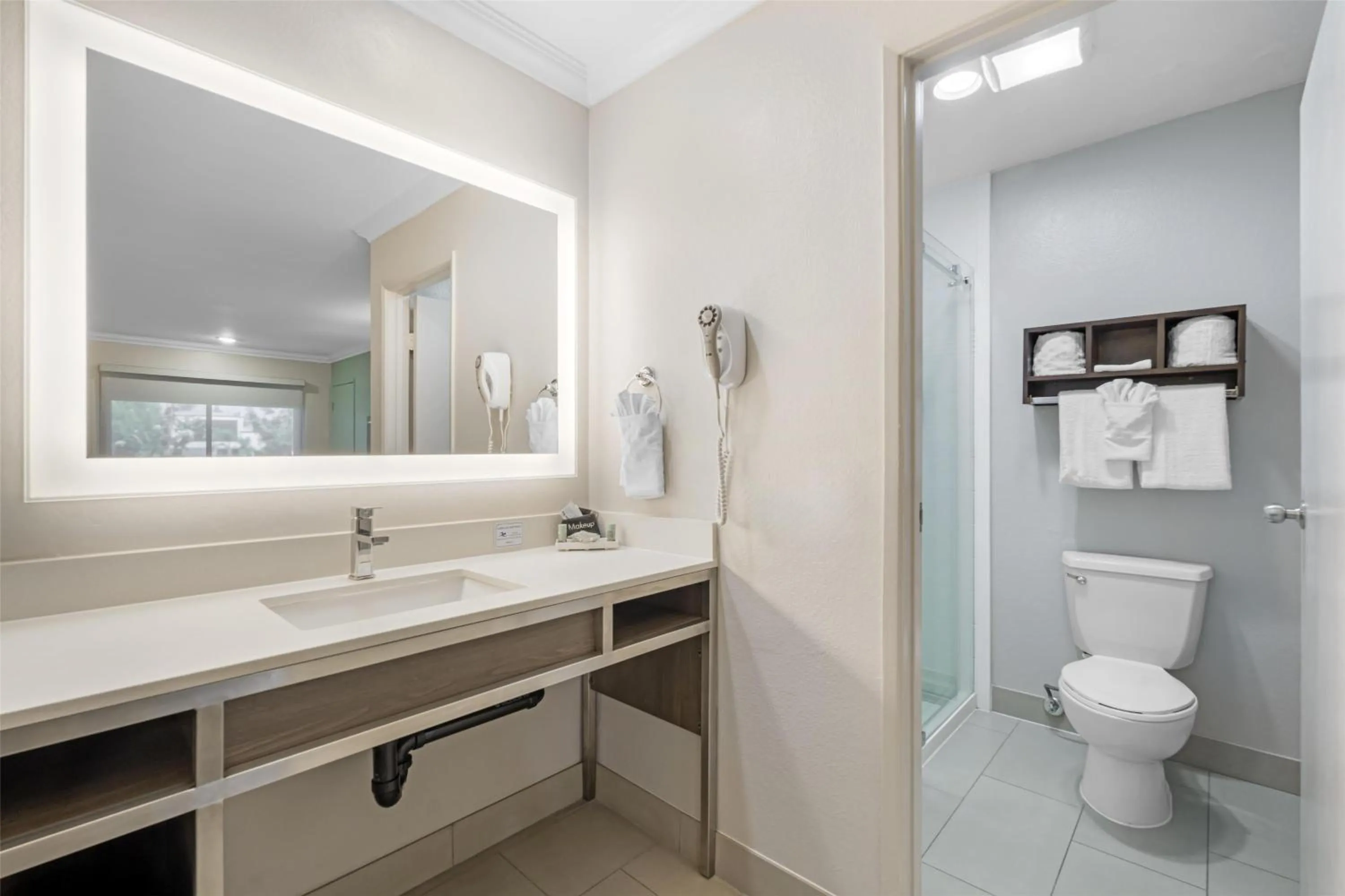 Bathroom in Best Western Courtesy Inn Hotel - Anaheim Resort at the Park