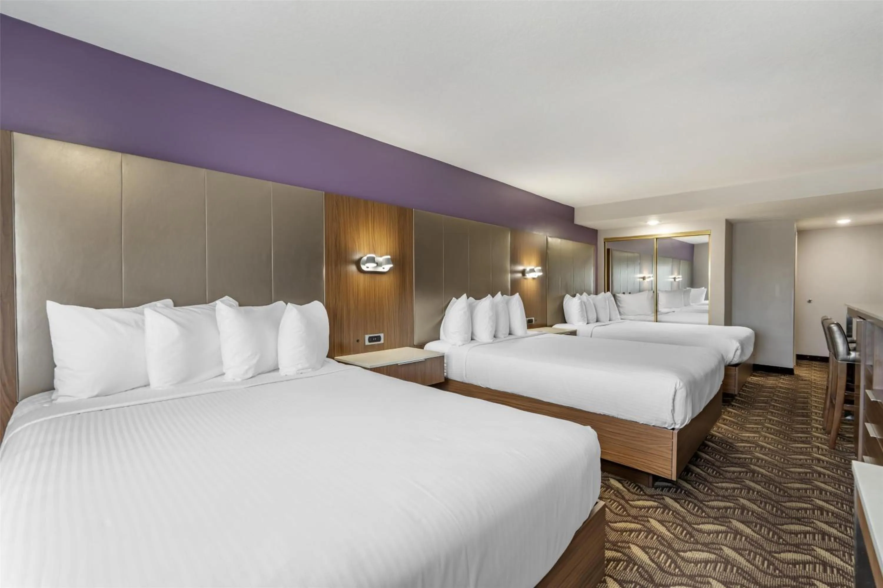Bedroom, Bed in Best Western Airport Plaza Inn Hotel - Los Angeles LAX