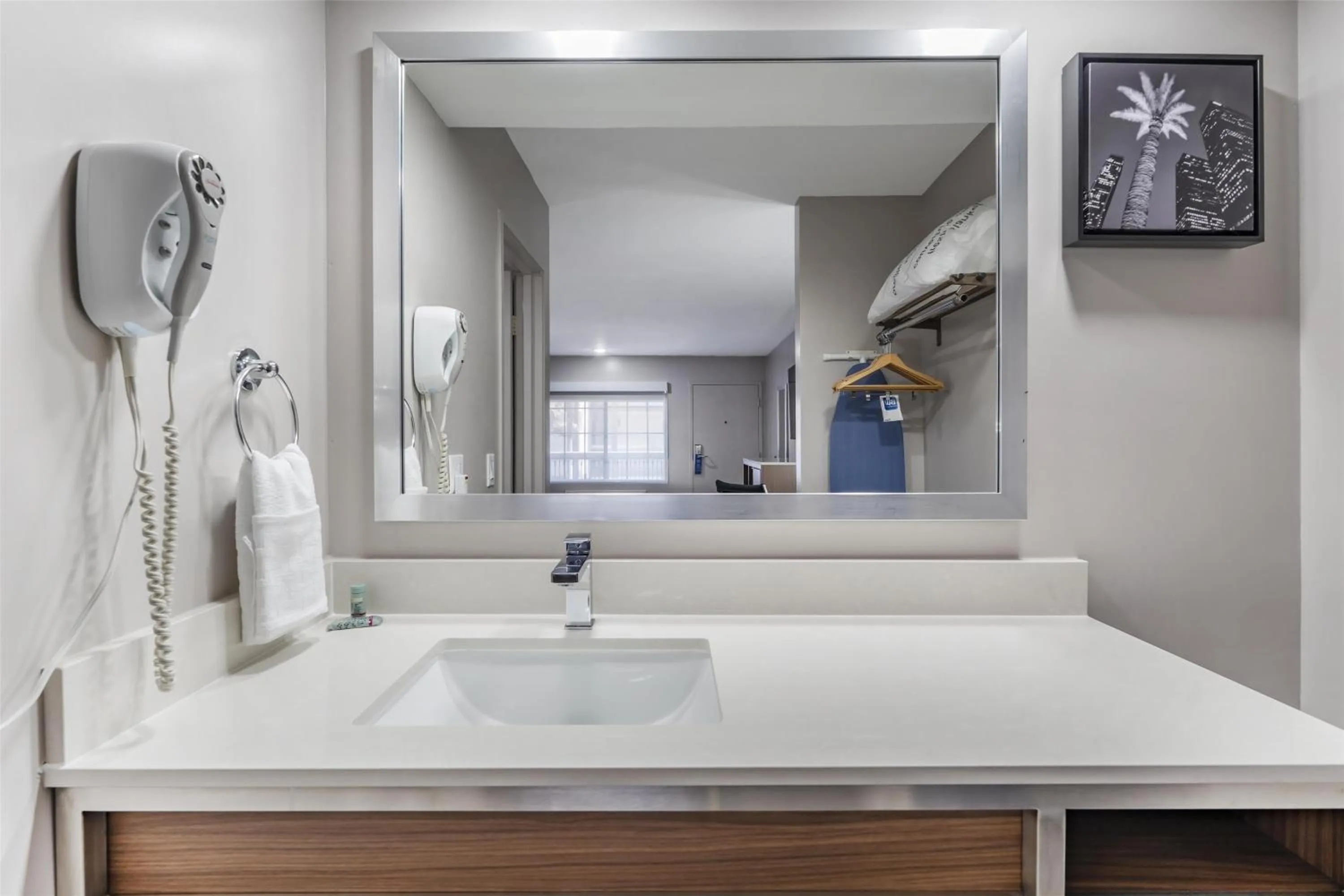 Bathroom in Best Western Airport Plaza Inn Hotel - Los Angeles LAX