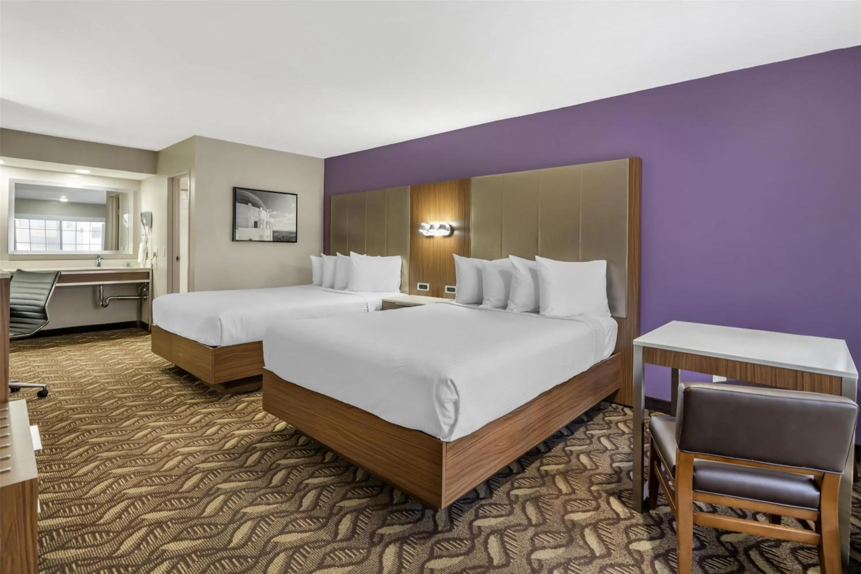 Bedroom, Bed in Best Western Airport Plaza Inn Hotel - Los Angeles LAX