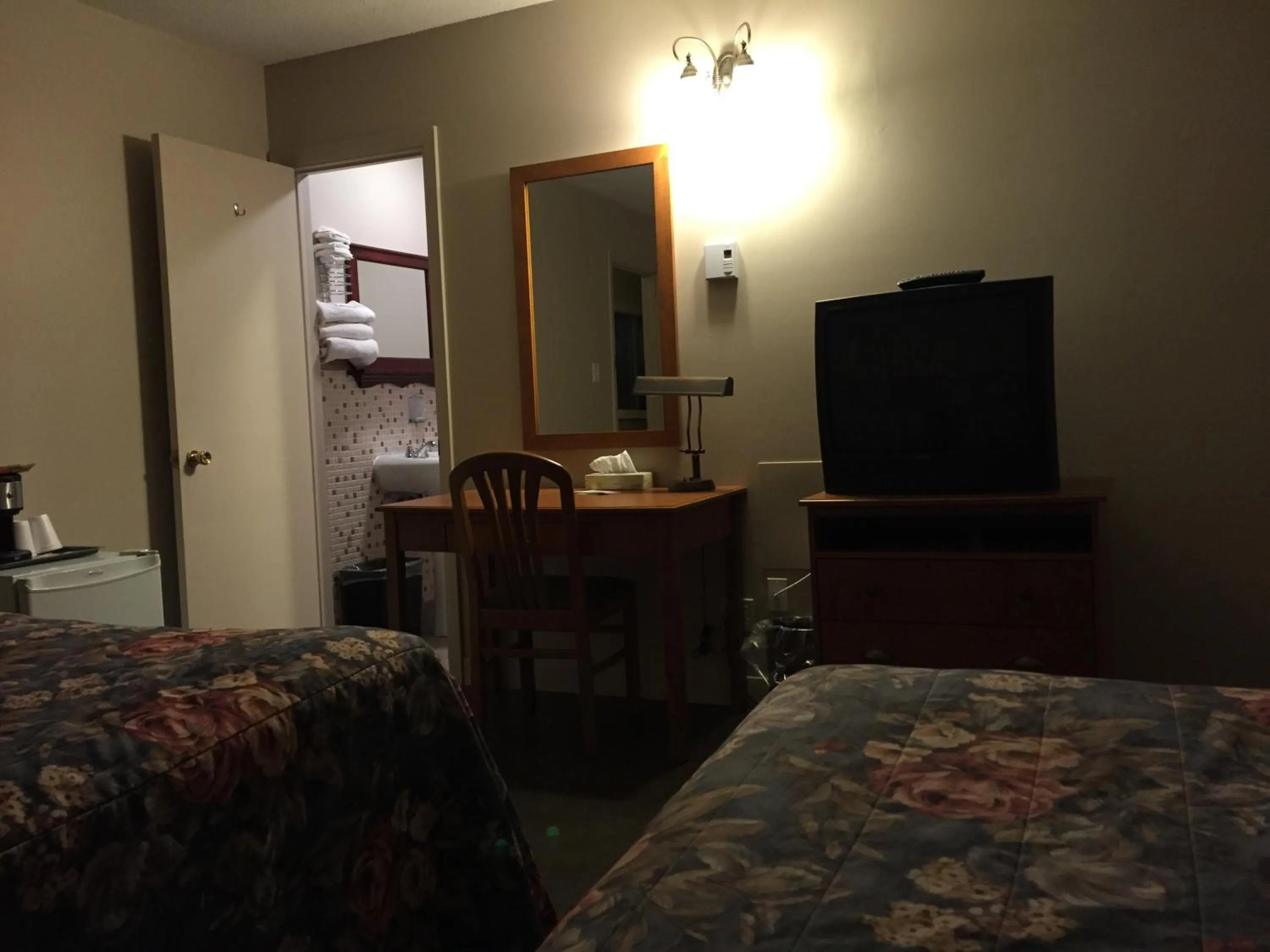 Bedroom, Bed in Hotel Motel Arnold