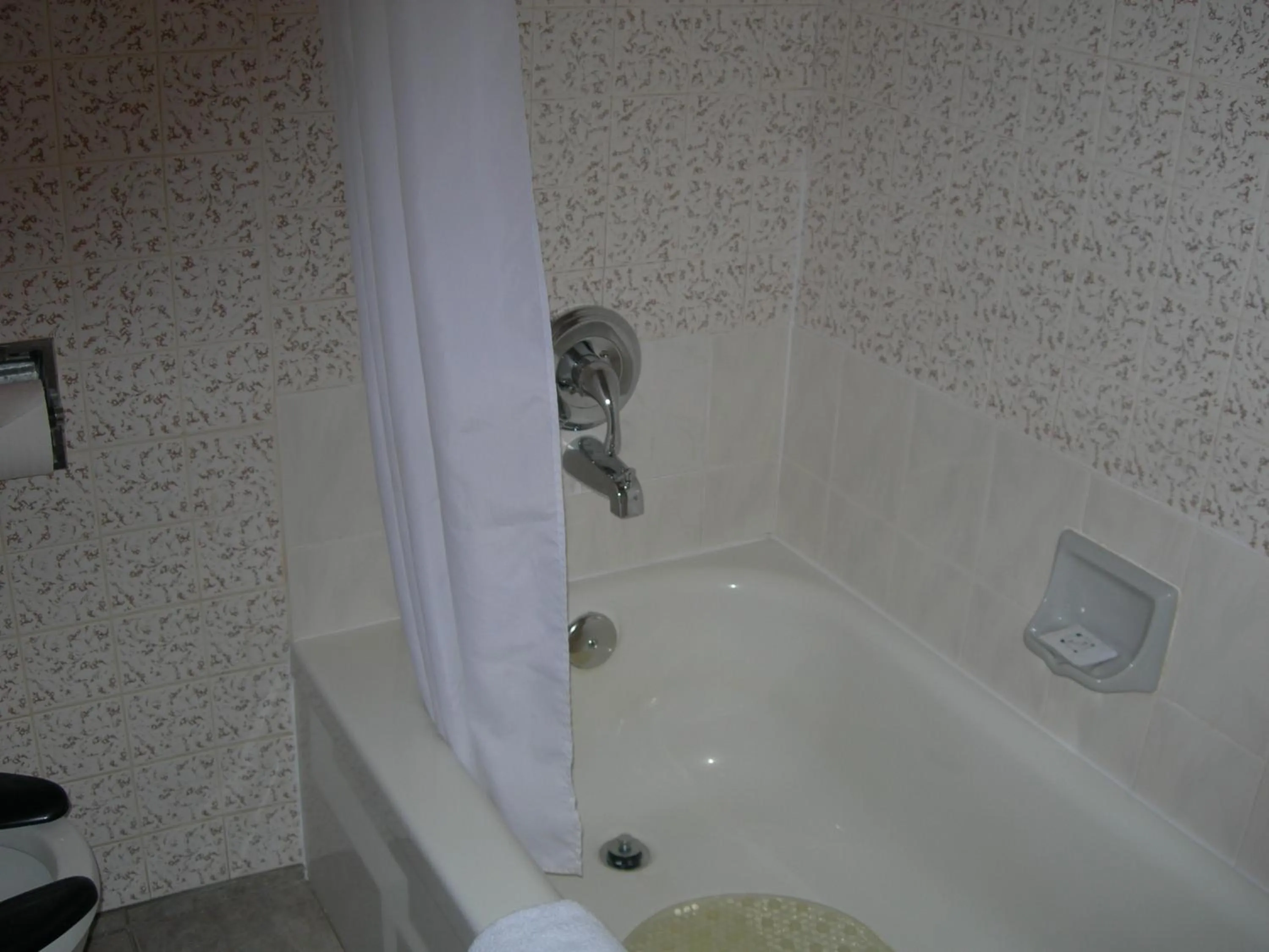 Bathroom in Hotel Motel Arnold