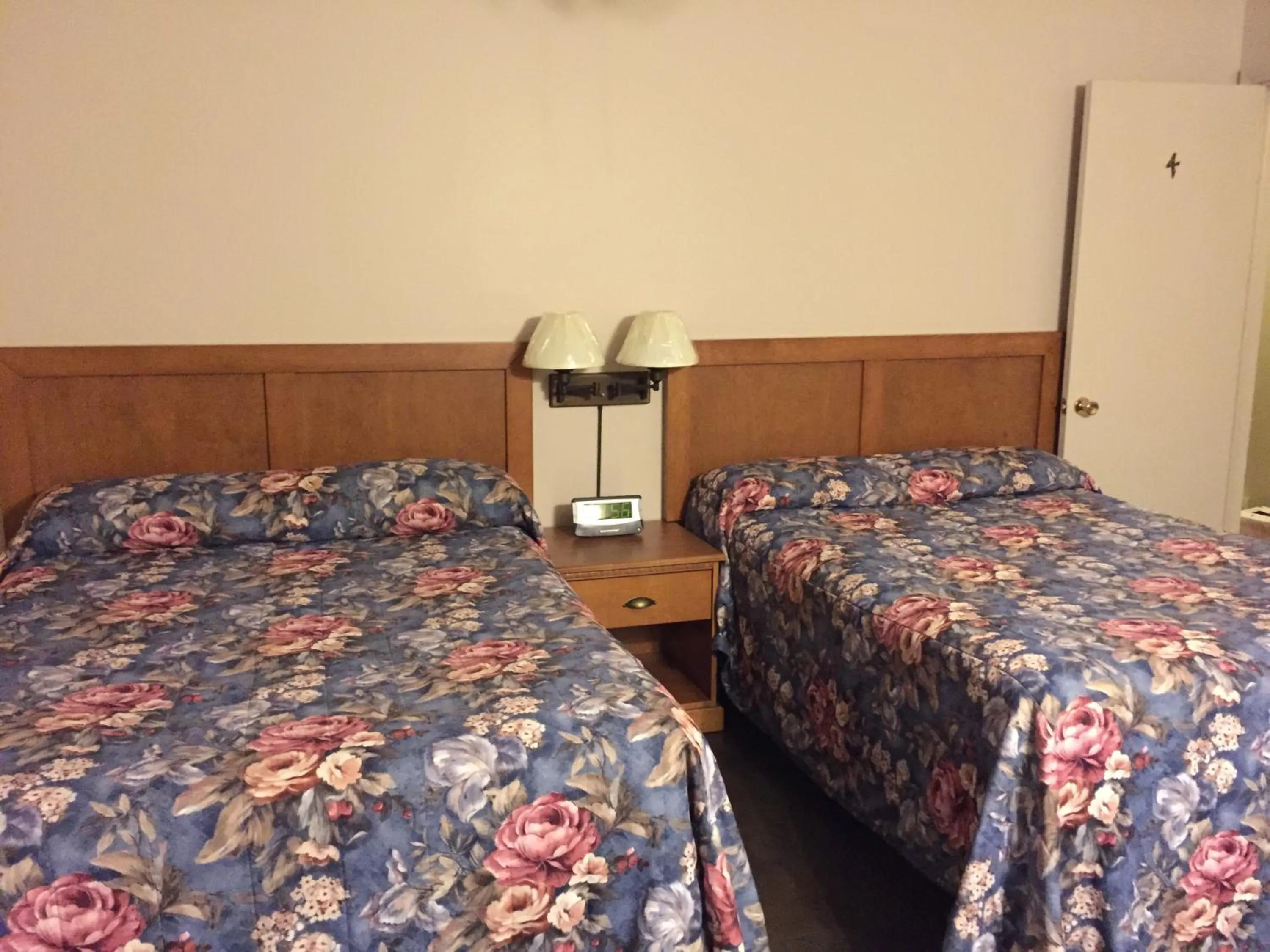 Bed in Hotel Motel Arnold