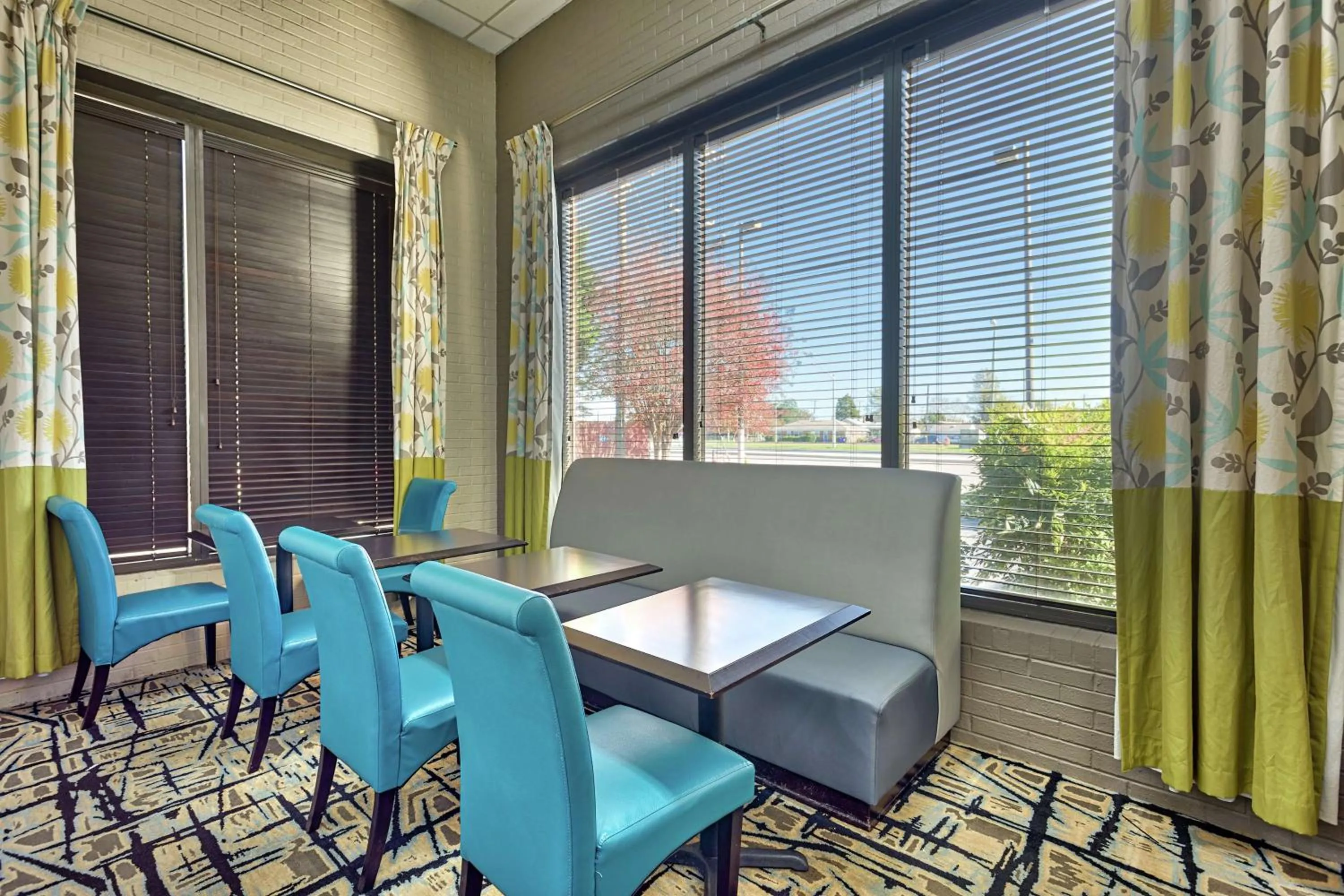 Lobby or reception in Hampton Inn Norfolk-Naval Base