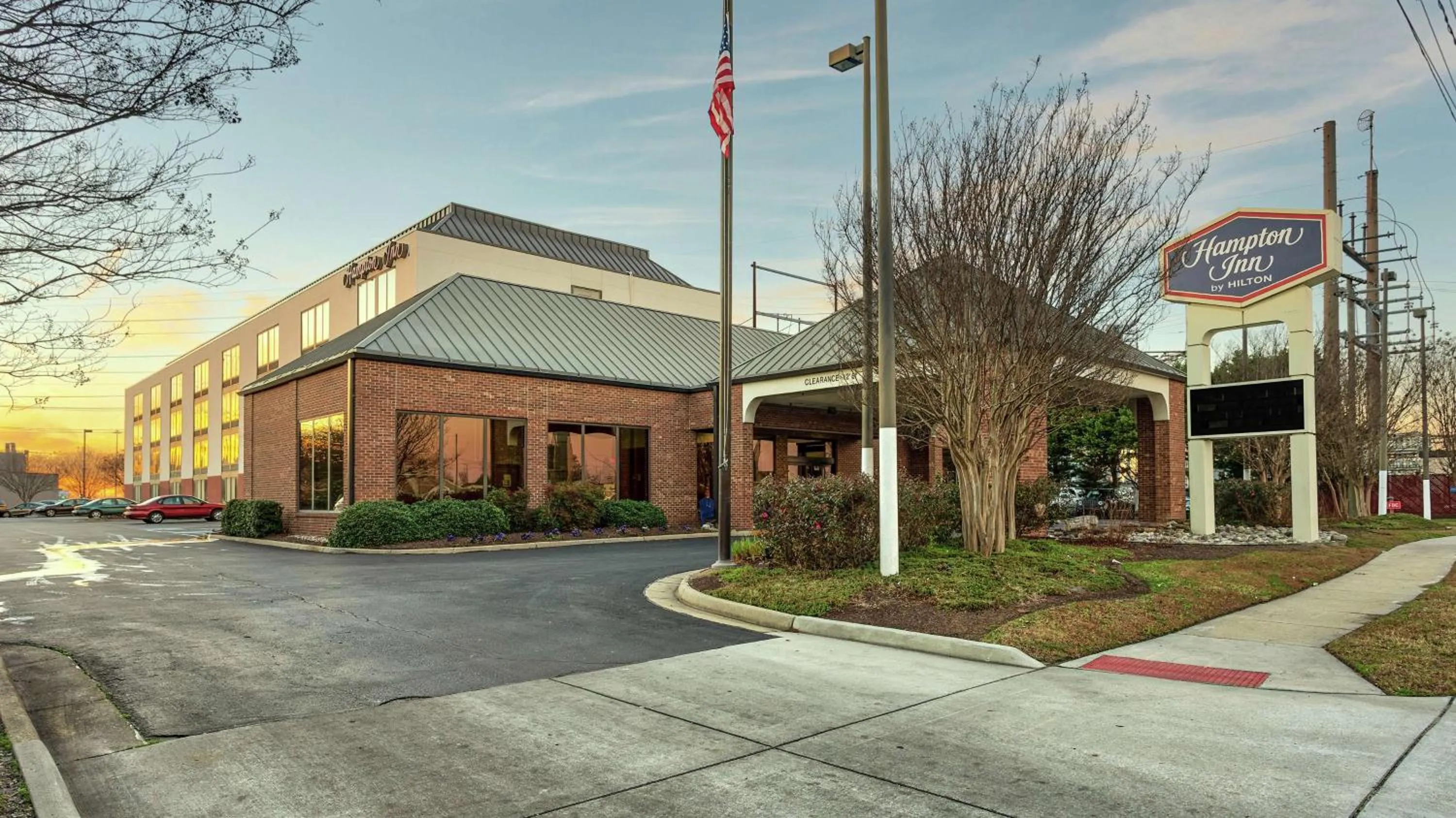 Property building in Hampton Inn Norfolk-Naval Base