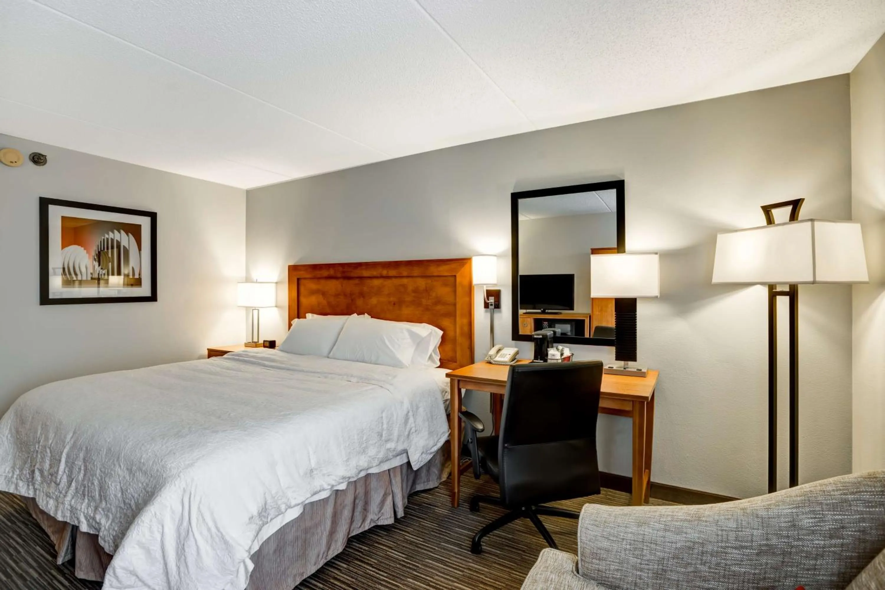 Bed in Hampton Inn Norfolk-Naval Base