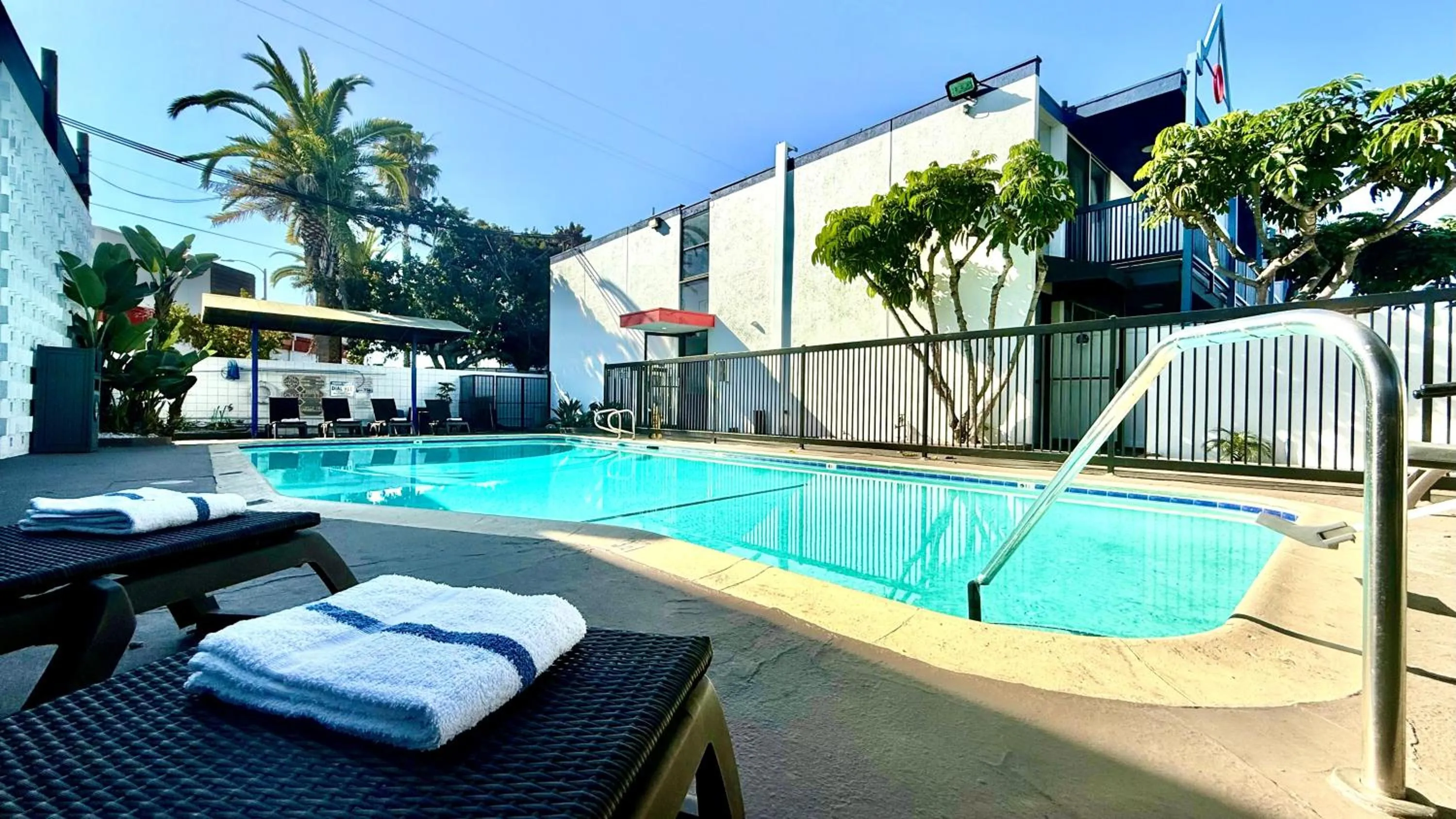 Swimming pool in Days Inn by Wyndham Los Angeles LAX Airport Stadium Area