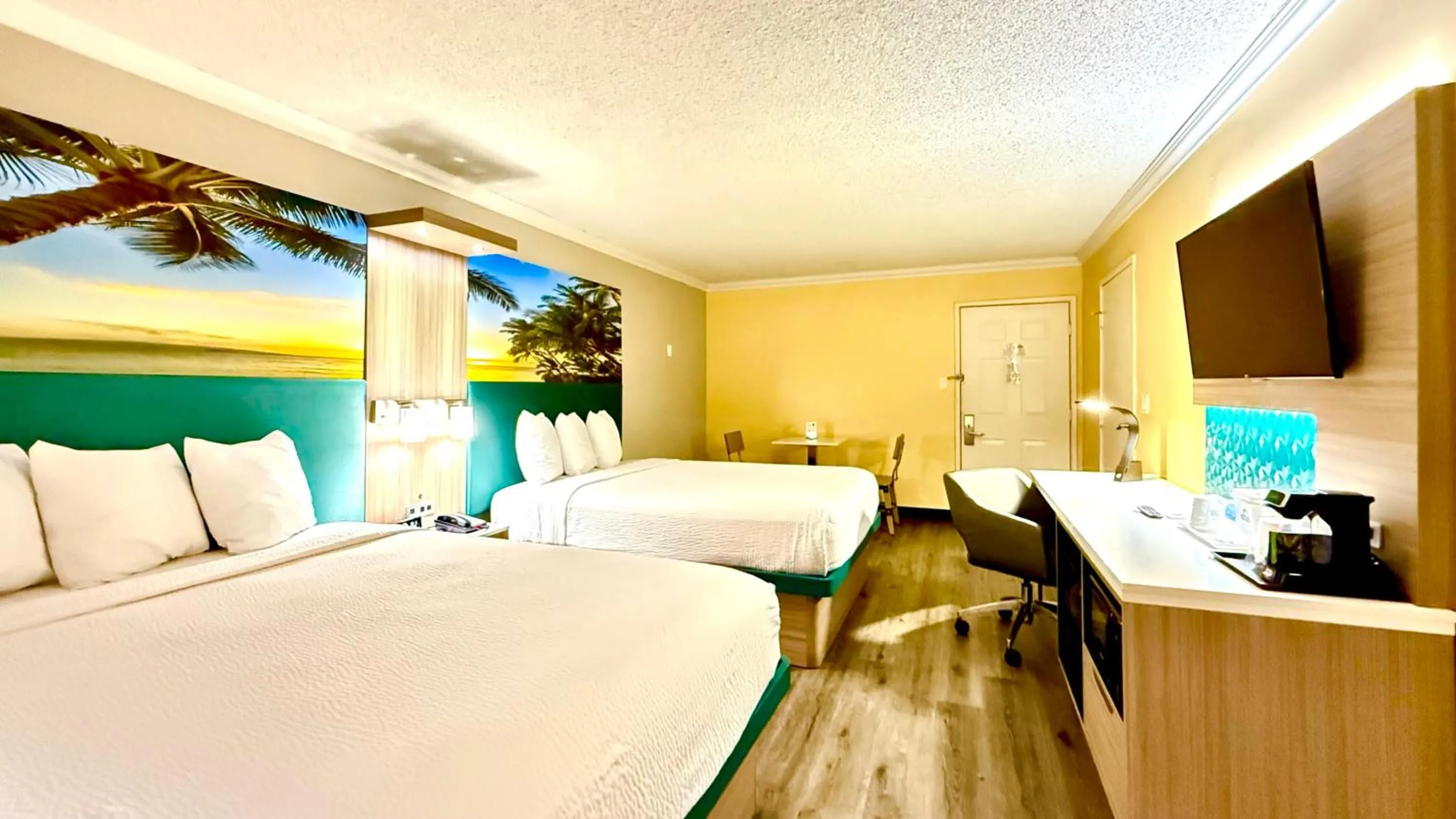 Bed in Days Inn by Wyndham Los Angeles Stadium Area LAX