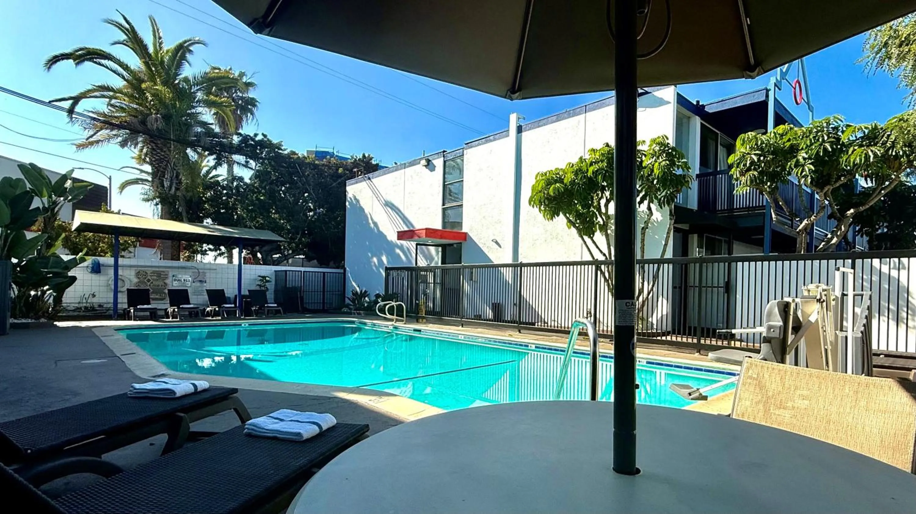 Swimming pool in Days Inn by Wyndham Los Angeles LAX Airport Stadium Area