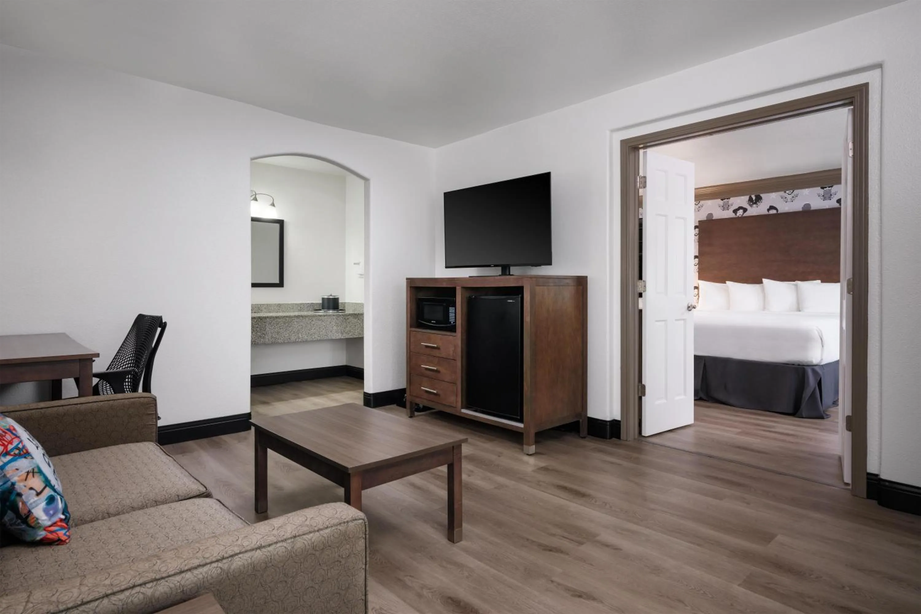 Bedroom, Bed in Aiden Austin City Hotel