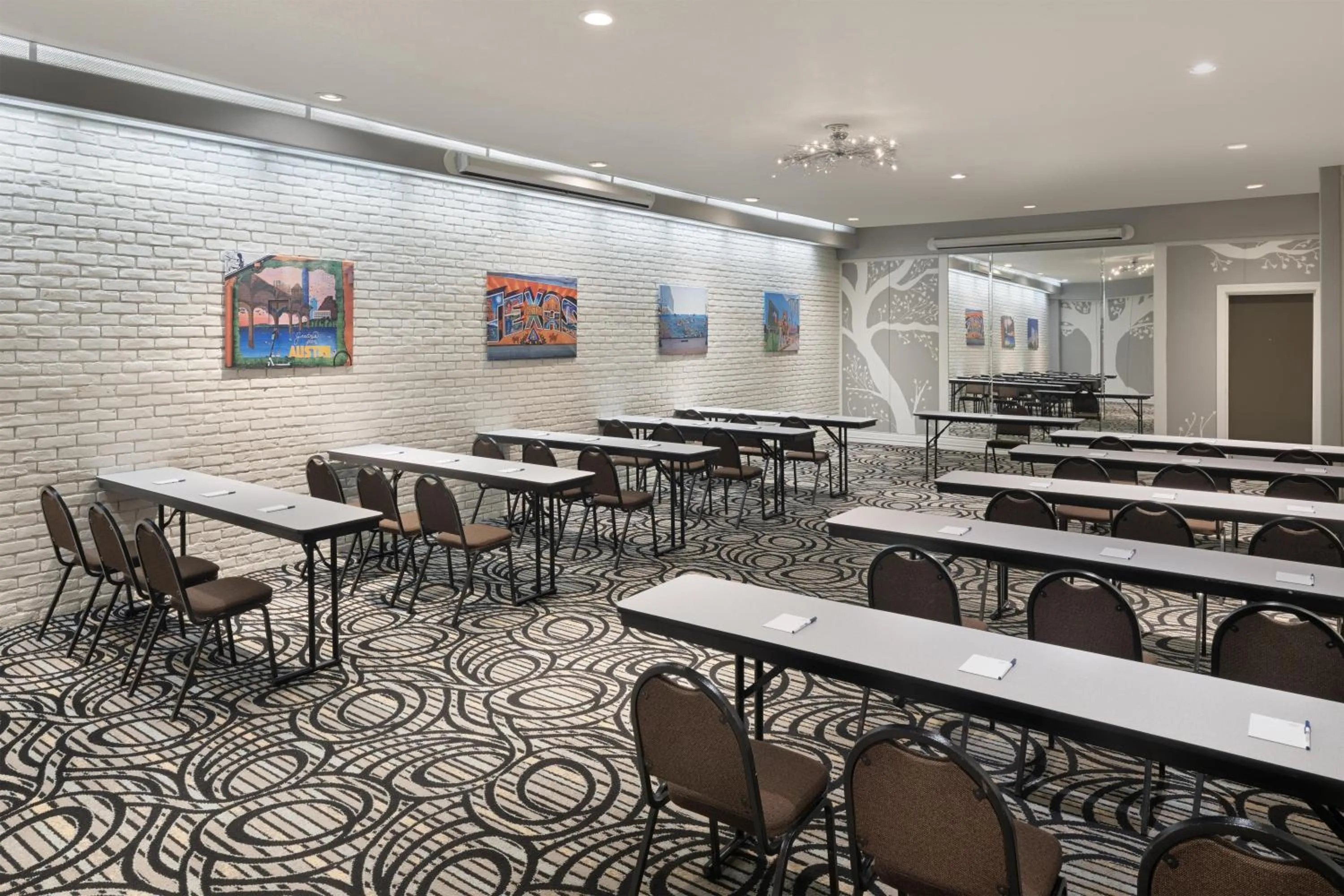 Meeting/conference room in Aiden Austin City Hotel