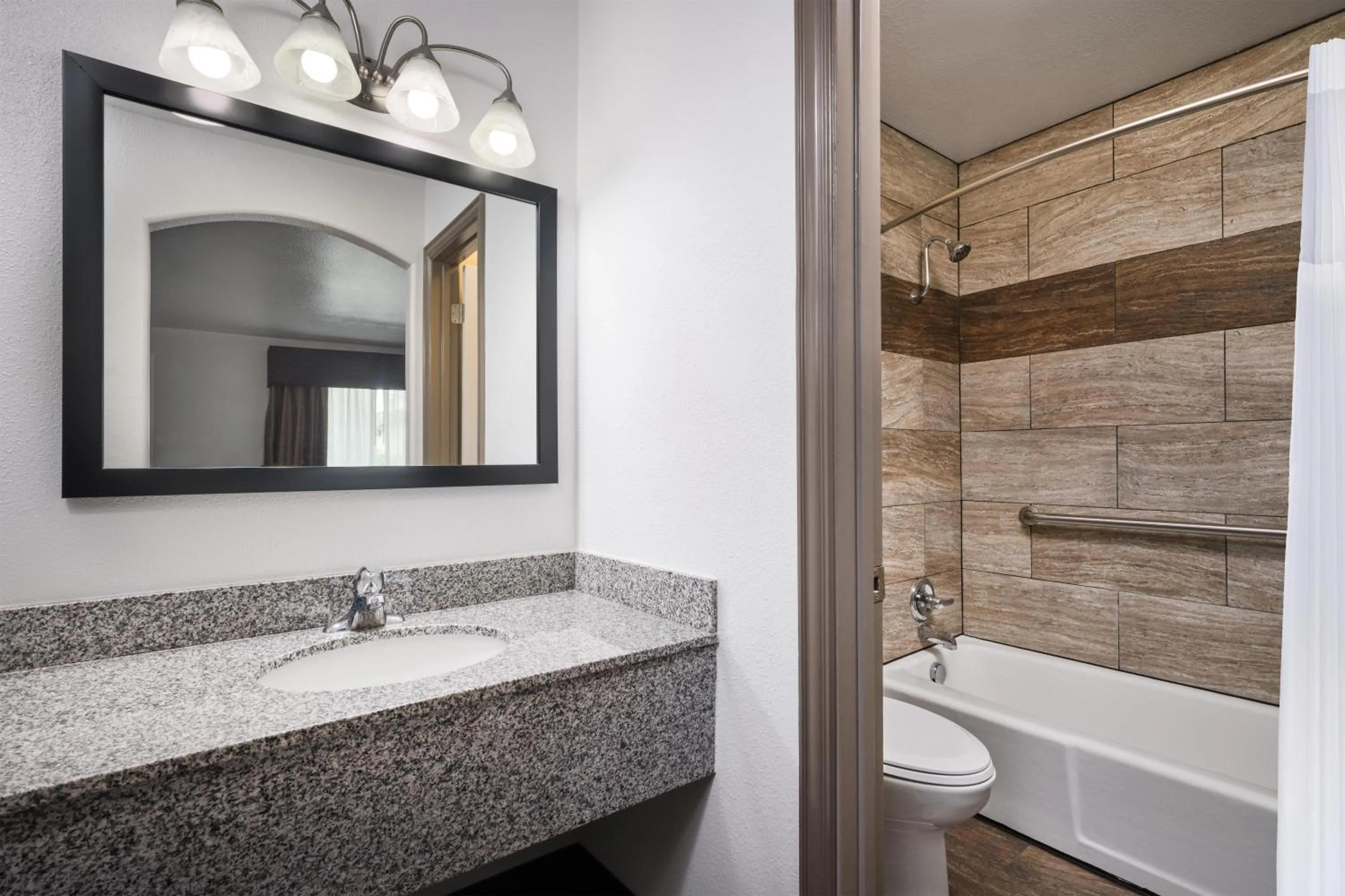 Bathroom in Aiden Austin City Hotel