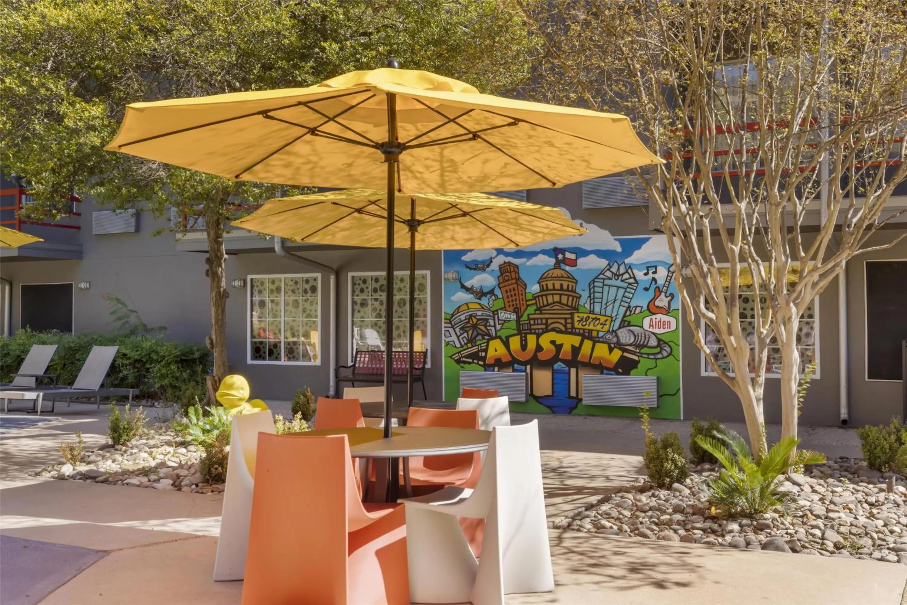 Pool view in Aiden Austin City Hotel