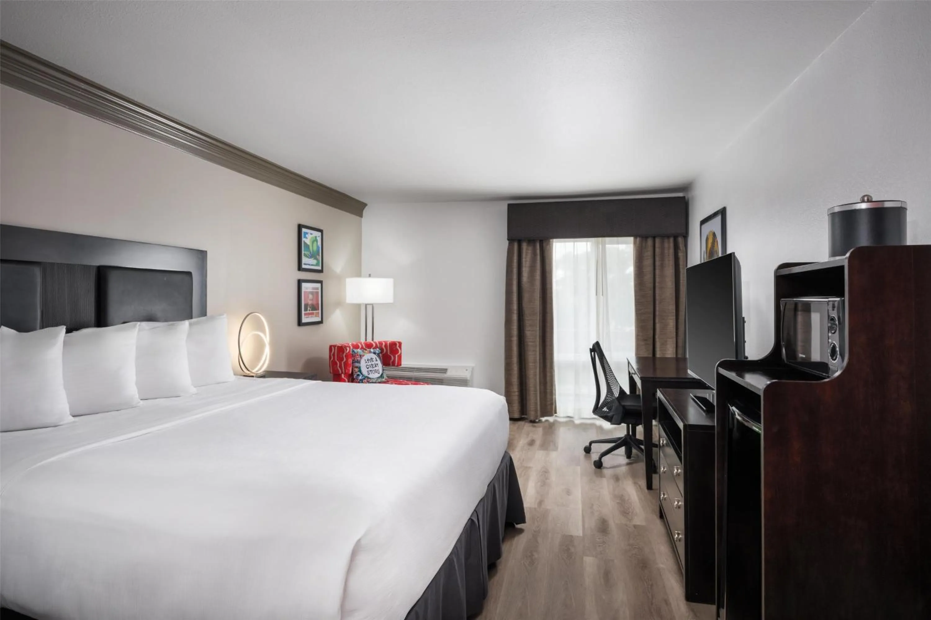 Bedroom, Bed in Aiden Austin City Hotel