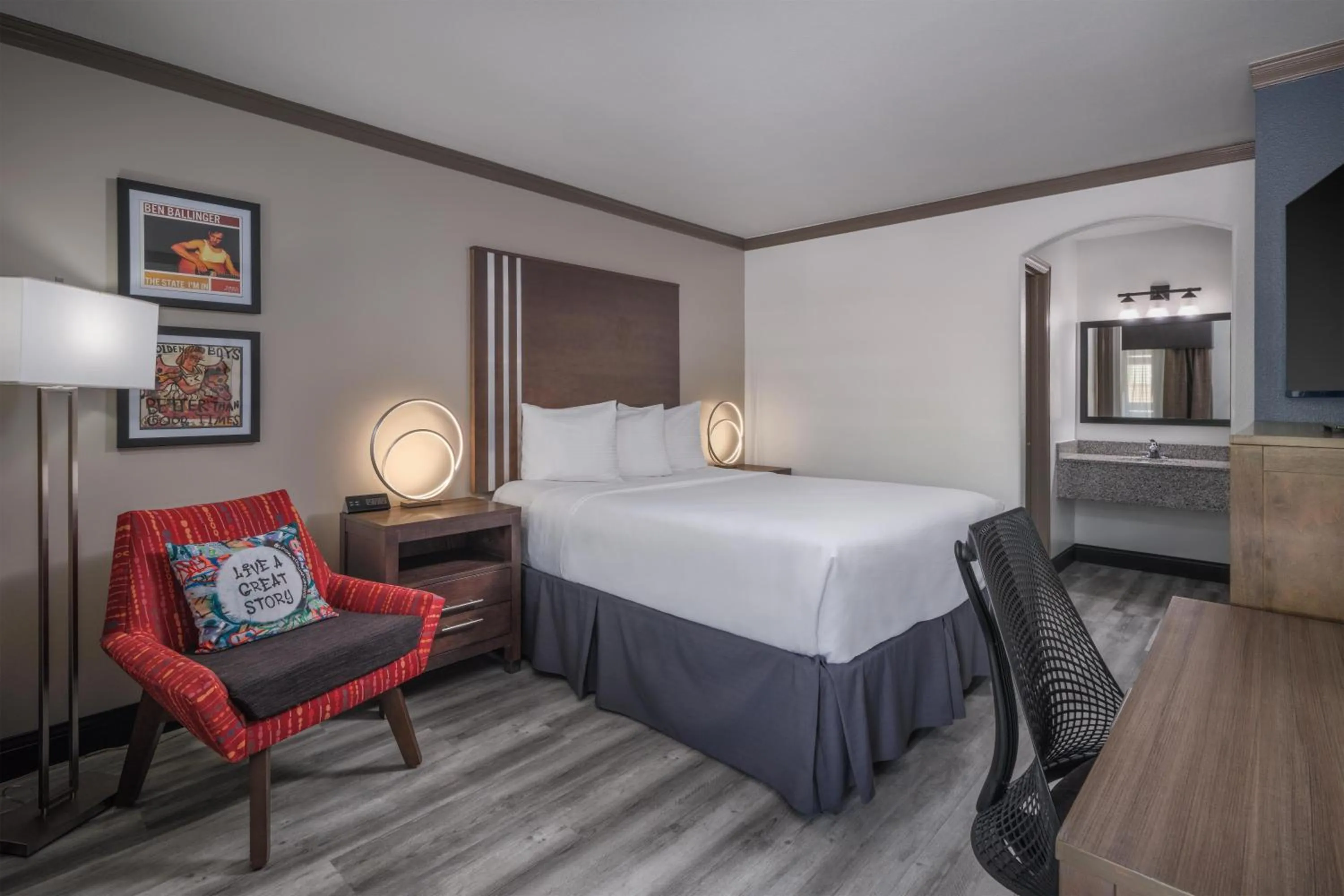 Bedroom, Bed in Aiden Austin City Hotel