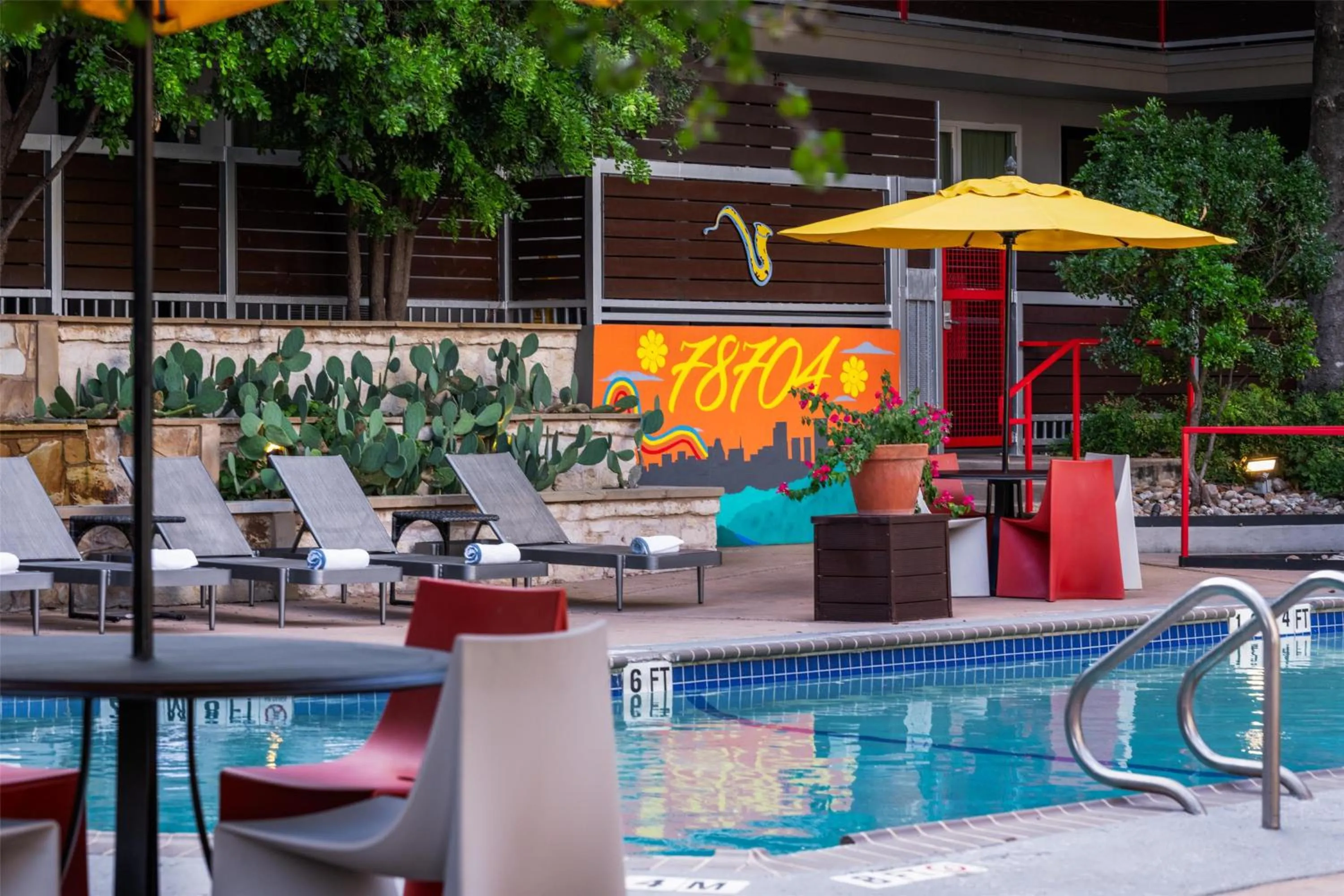 Pool view in Aiden Austin City Hotel