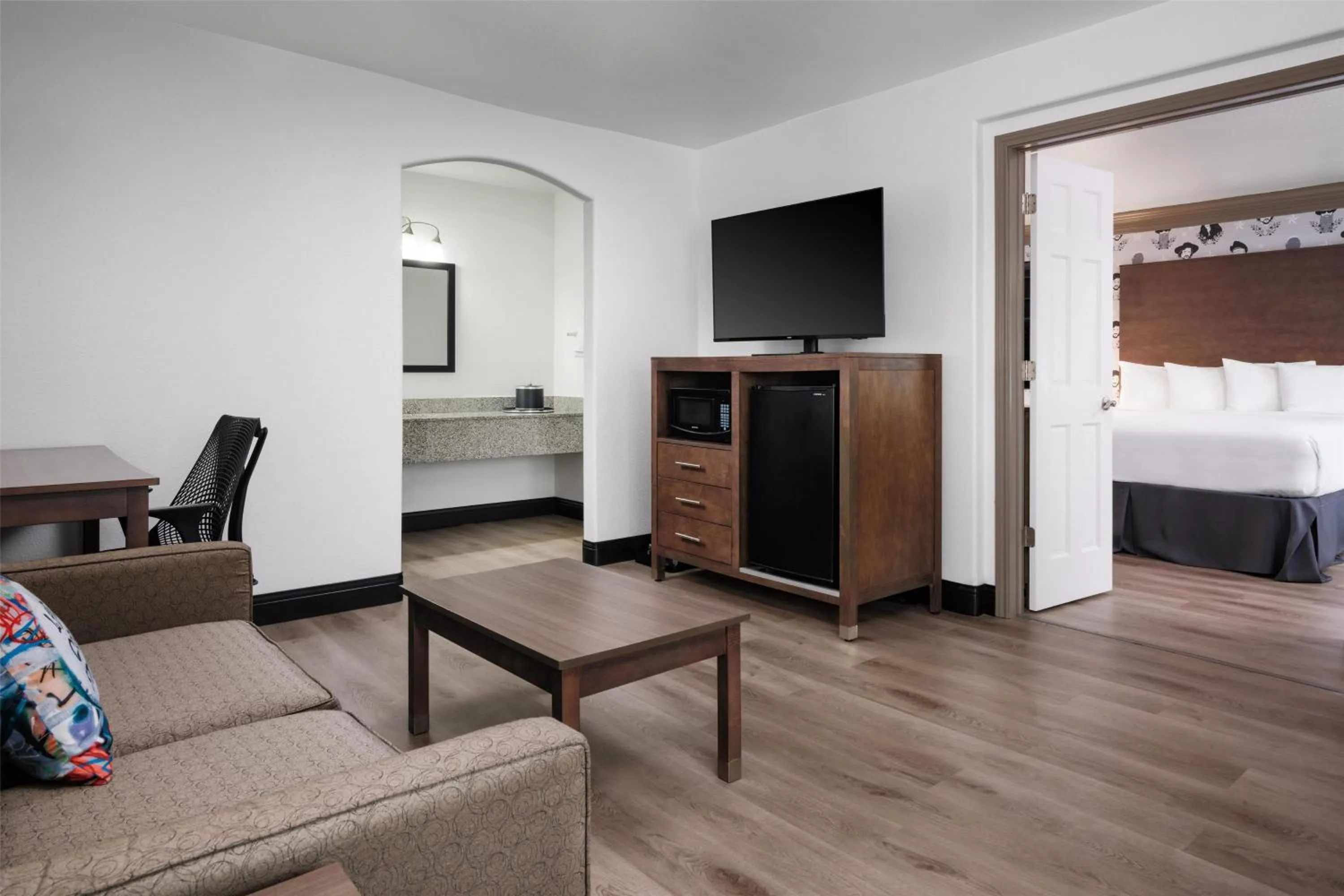 Bedroom, Bed in Aiden Austin City Hotel