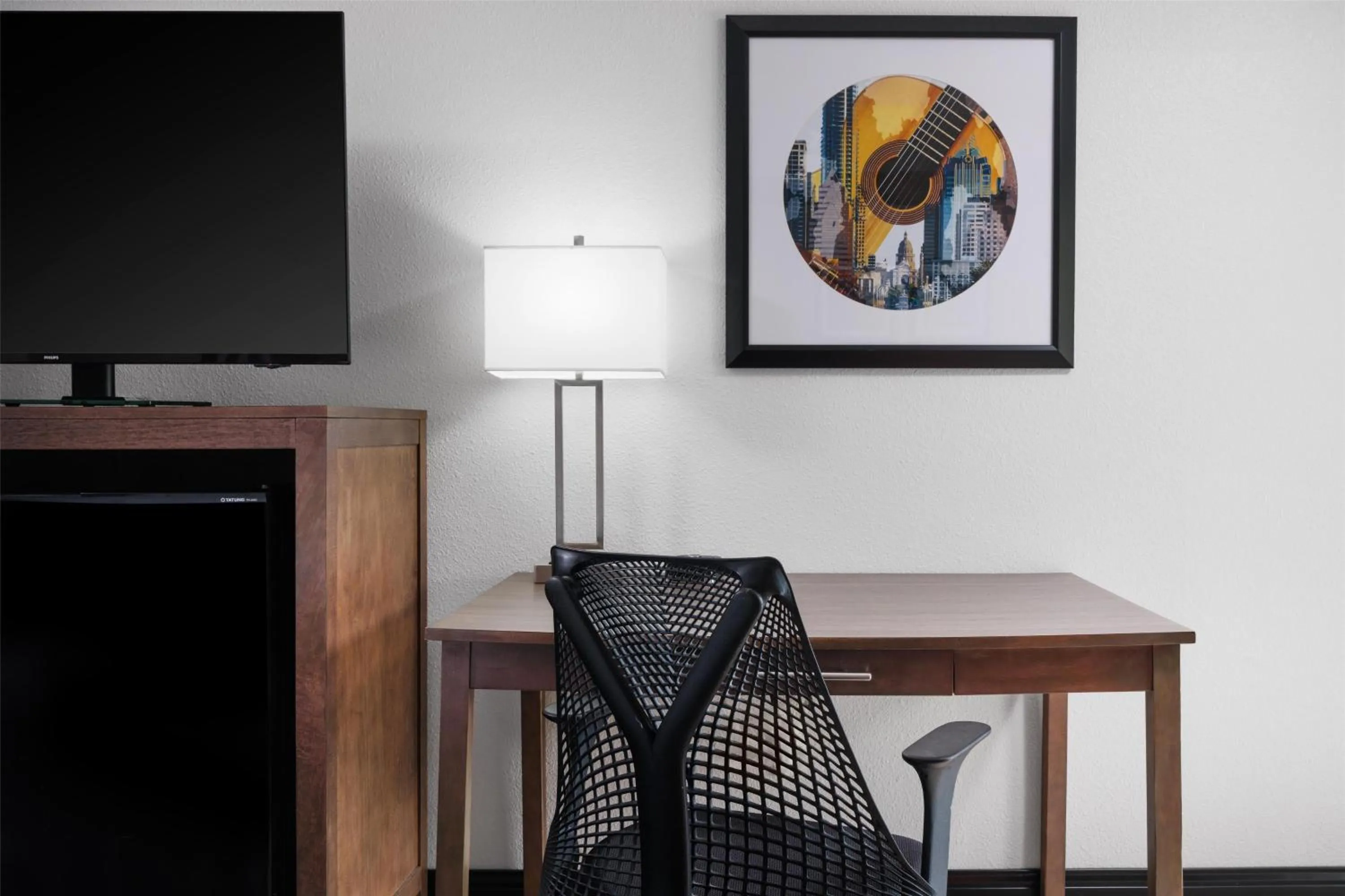 Bedroom in Aiden Austin City Hotel