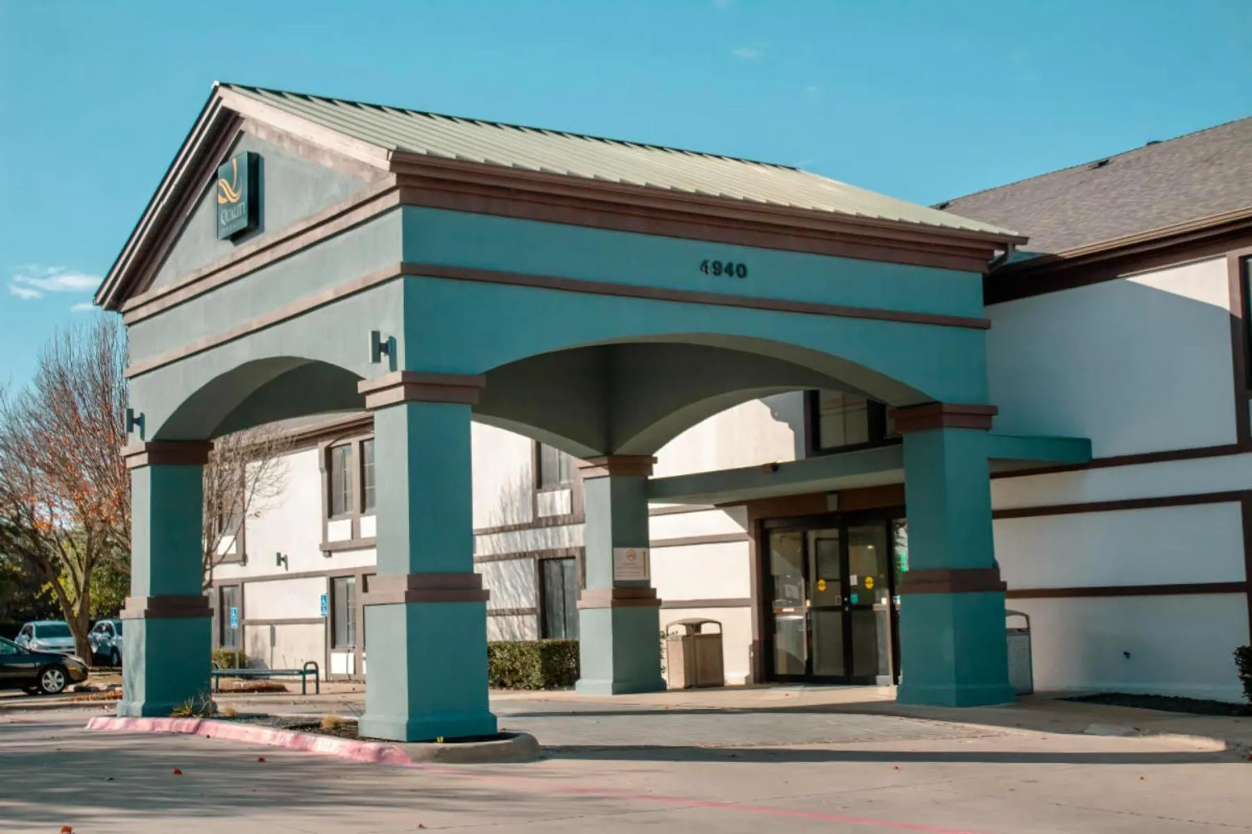 Property building in Quality Inn & Suites Irving DFW Airport South