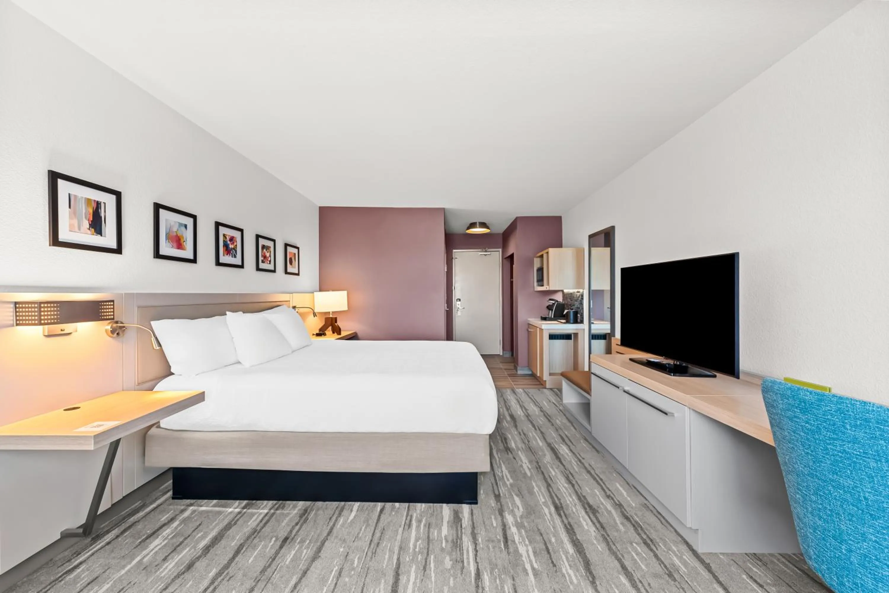 Bed in Hilton Garden Inn Seattle North/Everett