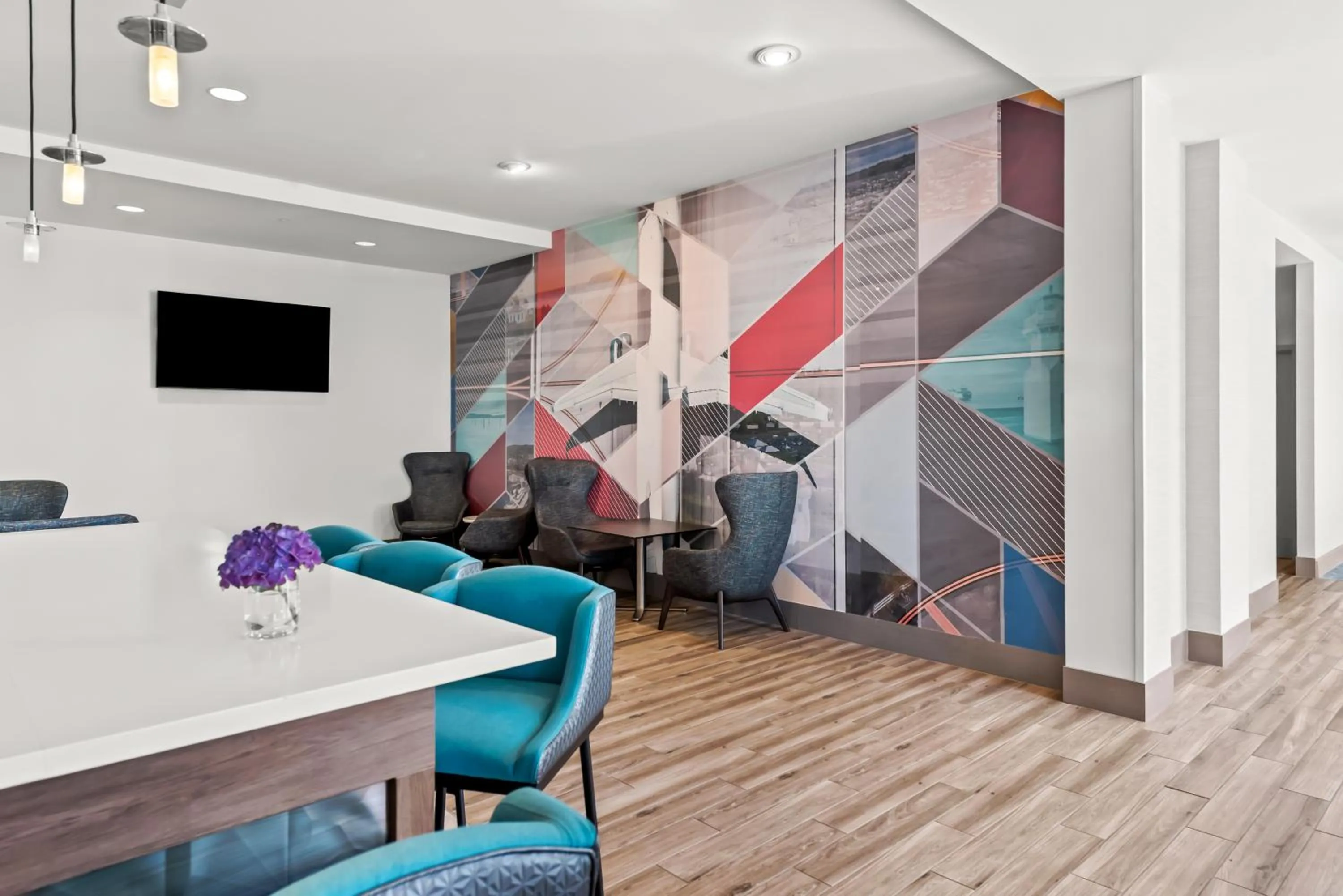 Restaurant/places to eat in Hilton Garden Inn Seattle North/Everett