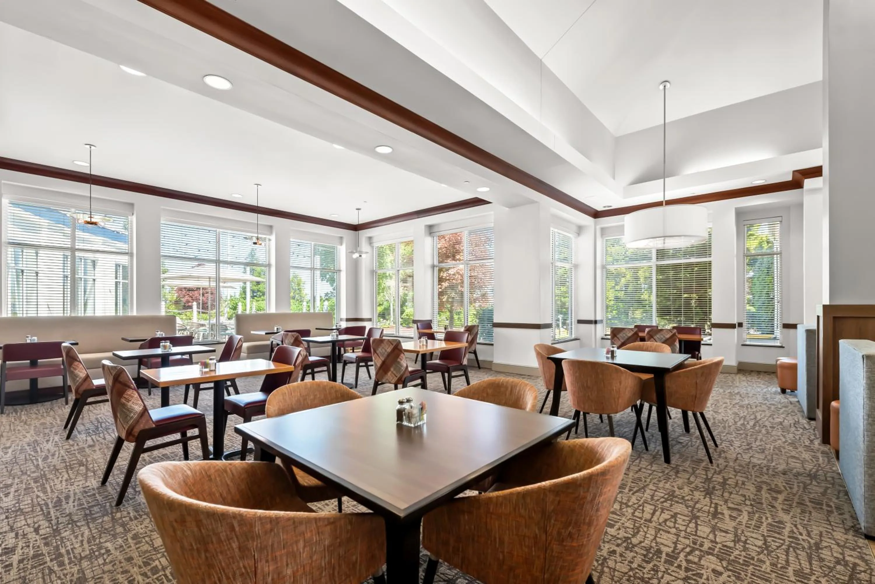 Restaurant/places to eat in Hilton Garden Inn Seattle North/Everett
