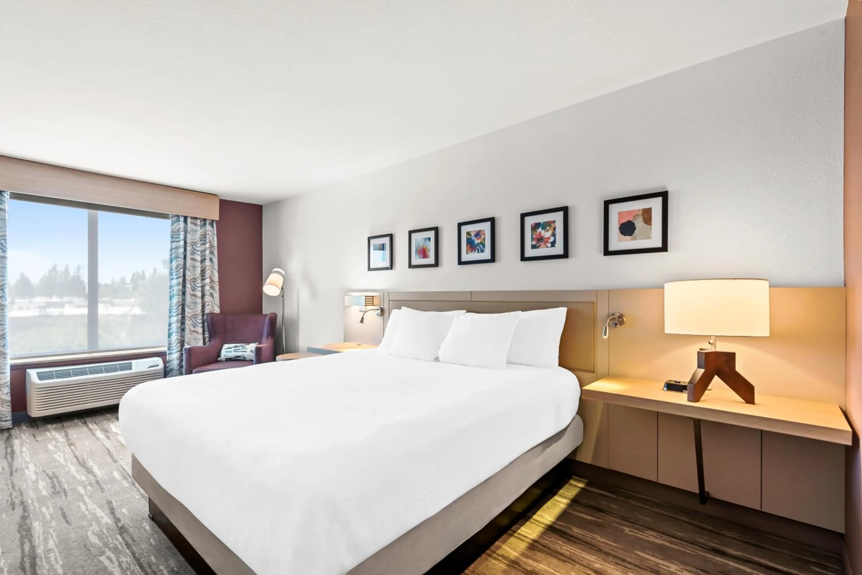 Bed in Hilton Garden Inn Seattle North/Everett