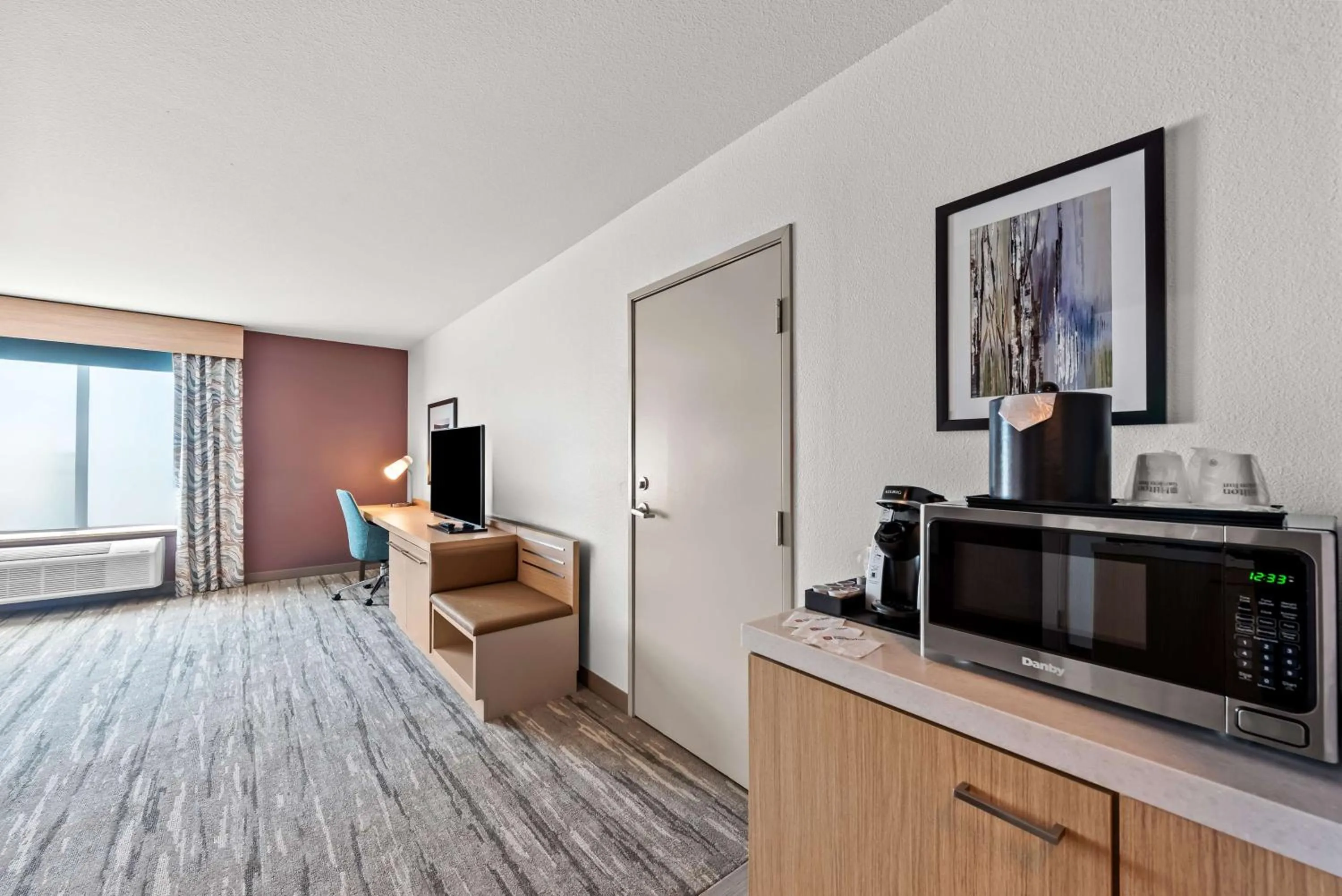 Bedroom in Hilton Garden Inn Seattle North/Everett