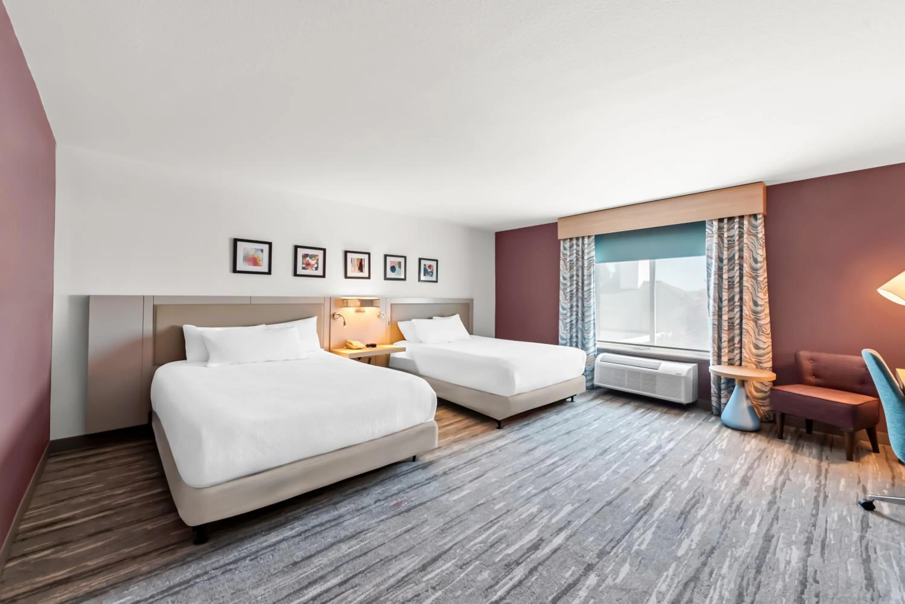 Bed in Hilton Garden Inn Seattle North/Everett