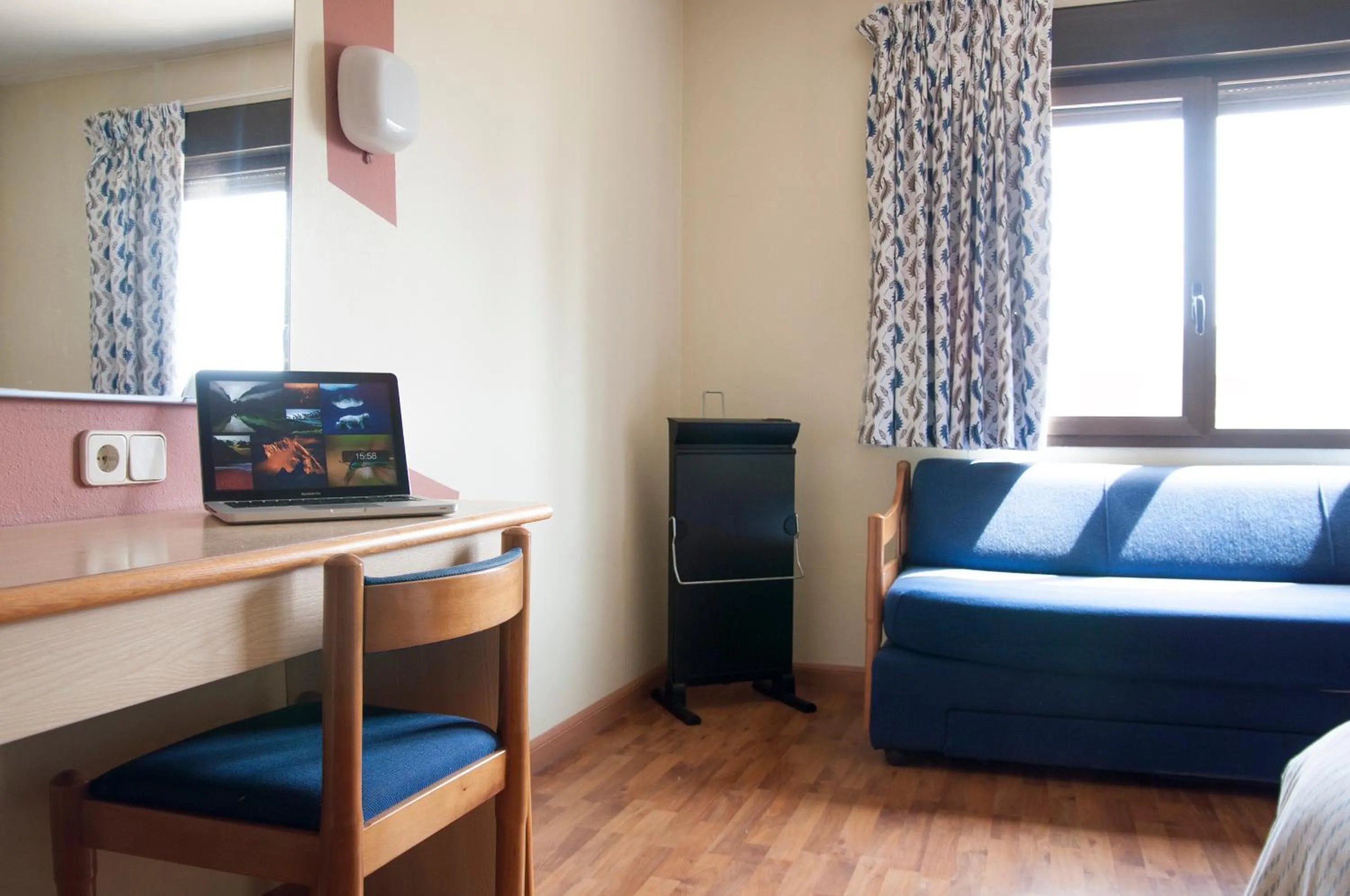 Bedroom in Hotel Aragón