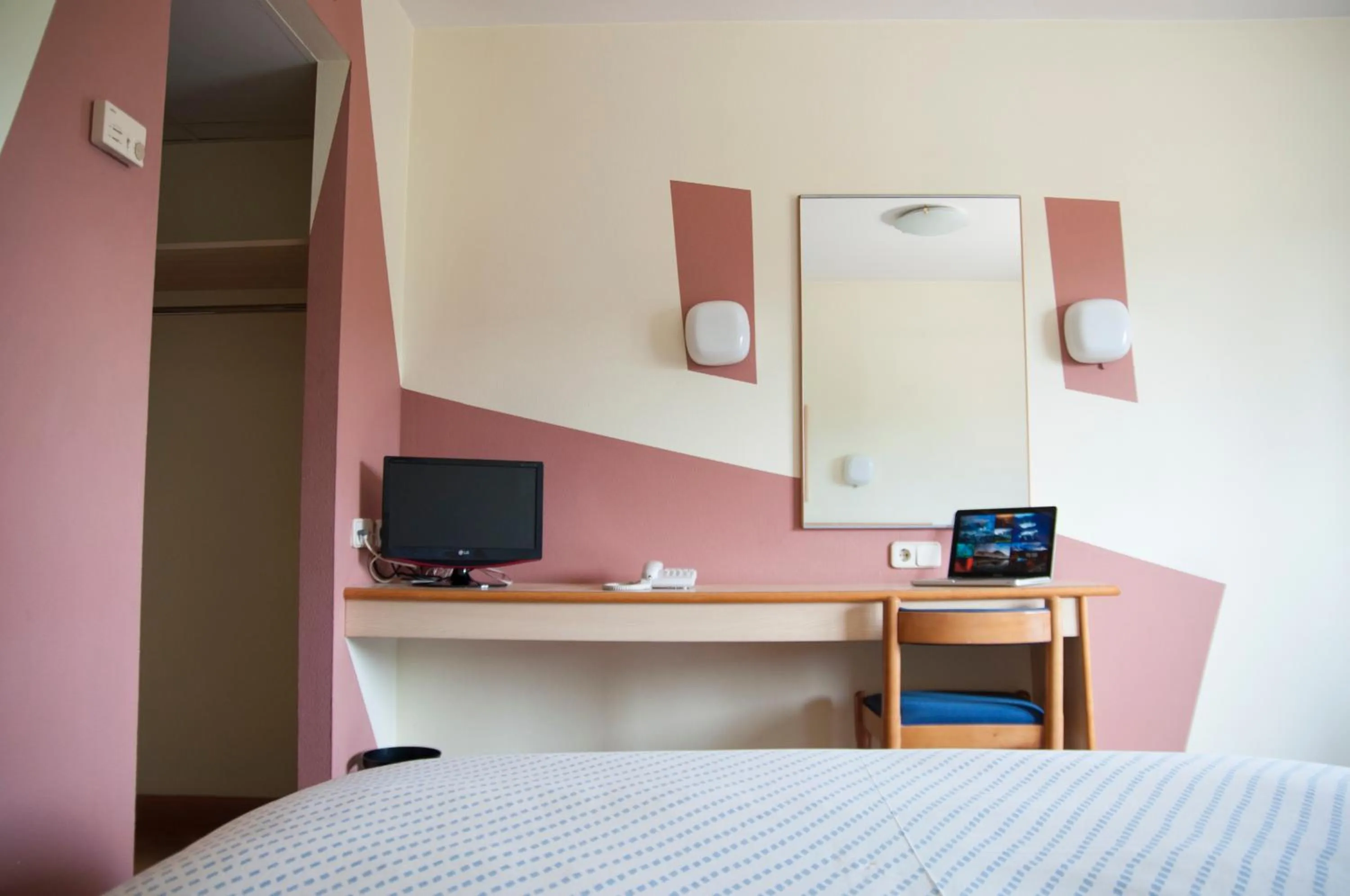 Bedroom in Hotel Aragón