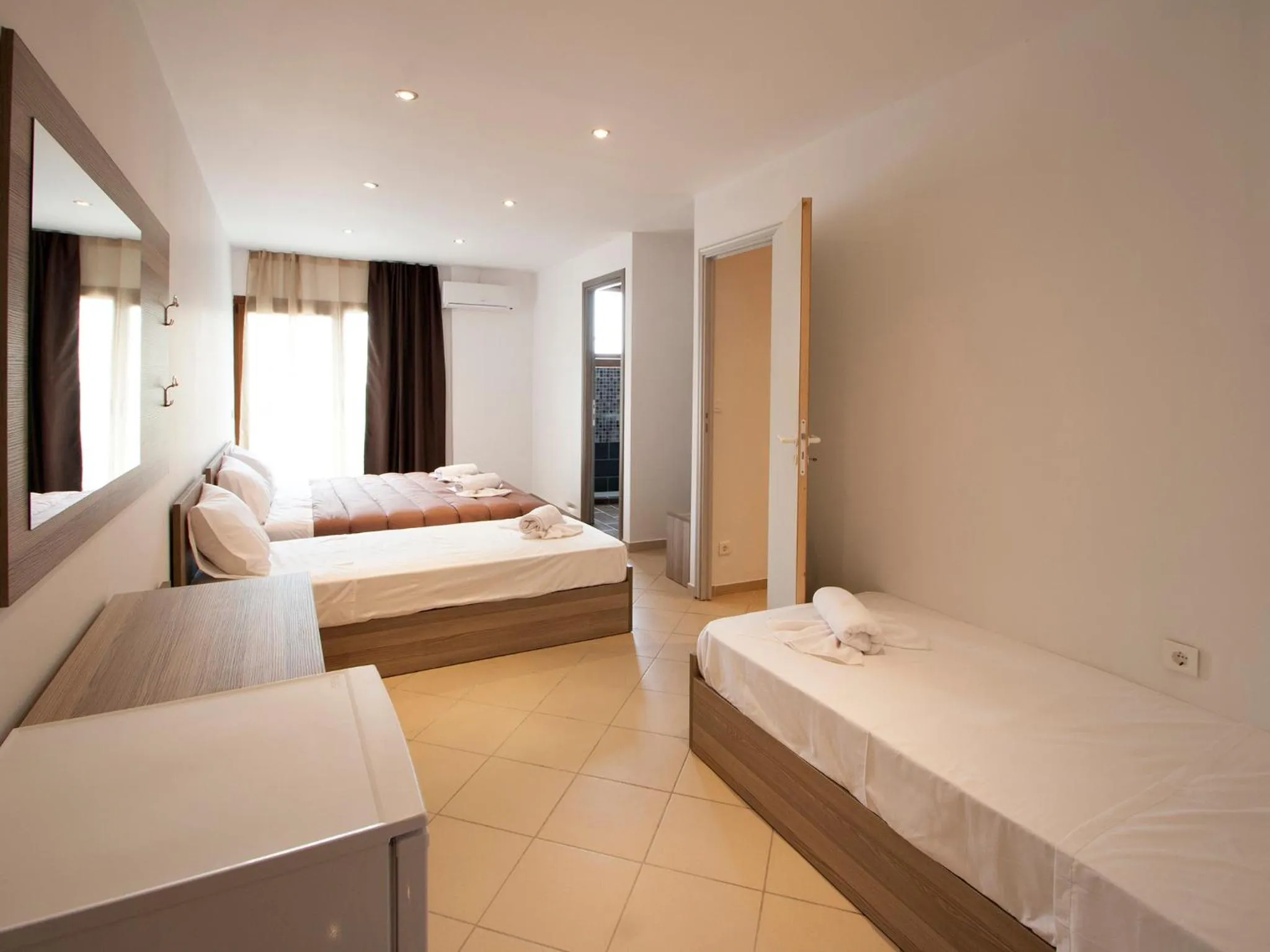 Bed in PINEAPPLE Skiathos