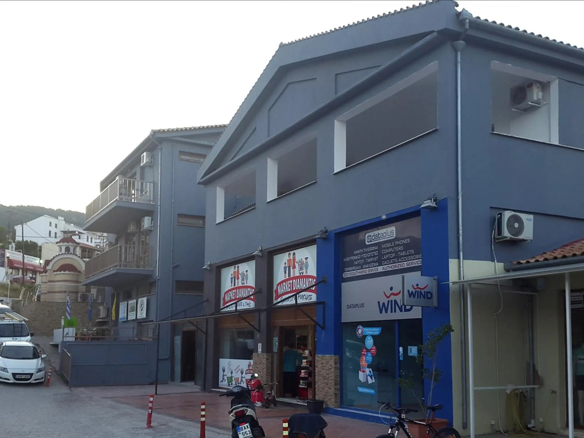 Facade/entrance in PINEAPPLE Skiathos