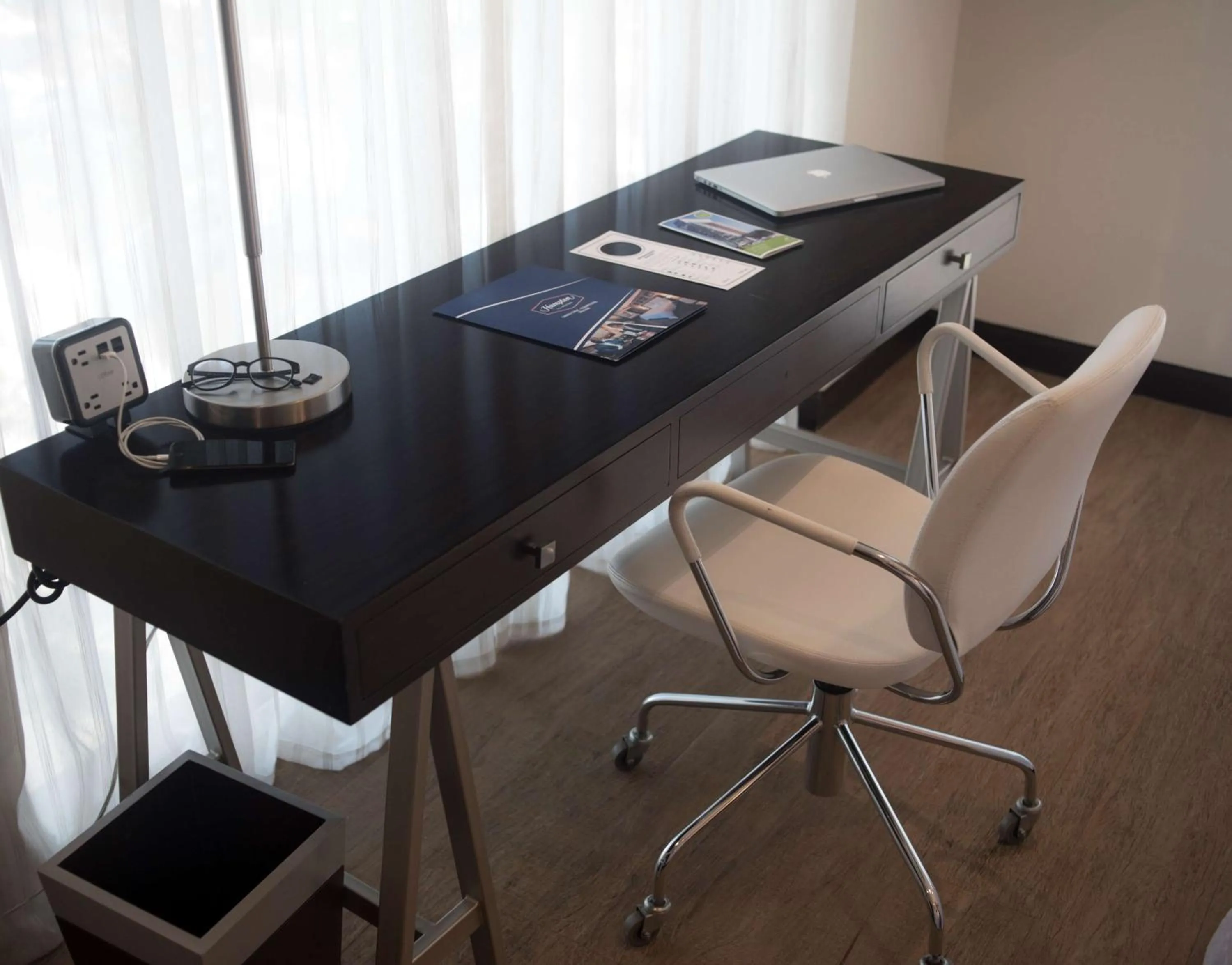 Bedroom in Hampton by Hilton Santa Cruz